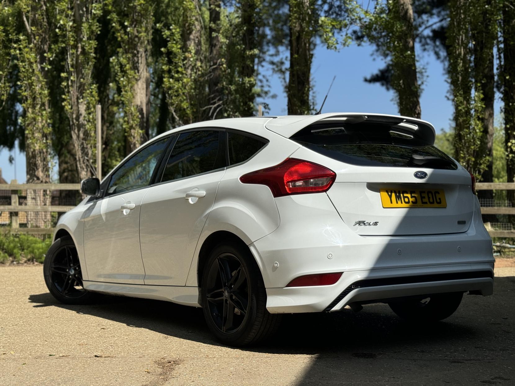 Ford Focus 1.0T EcoBoost Zetec S Hatchback 5dr Petrol Manual Euro 6 (s/s) (125 ps)