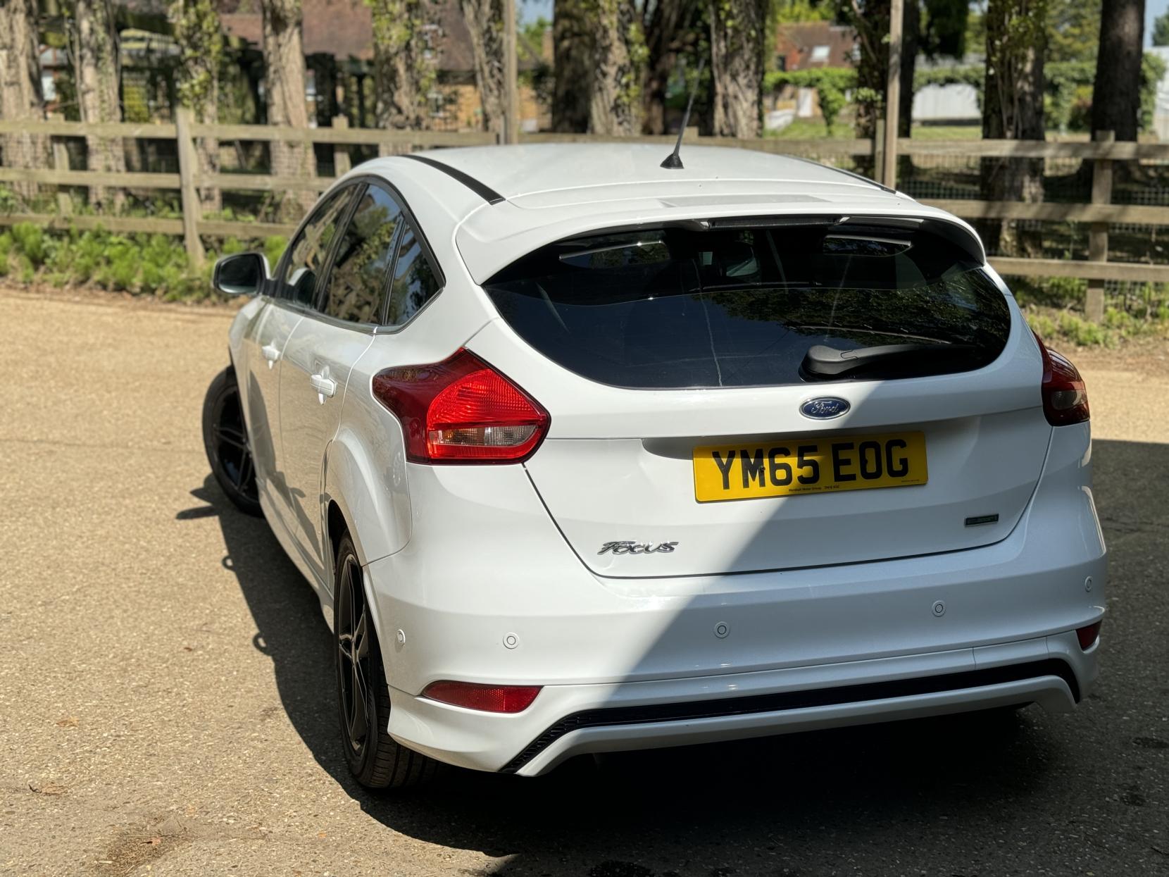 Ford Focus 1.0T EcoBoost Zetec S Hatchback 5dr Petrol Manual Euro 6 (s/s) (125 ps)