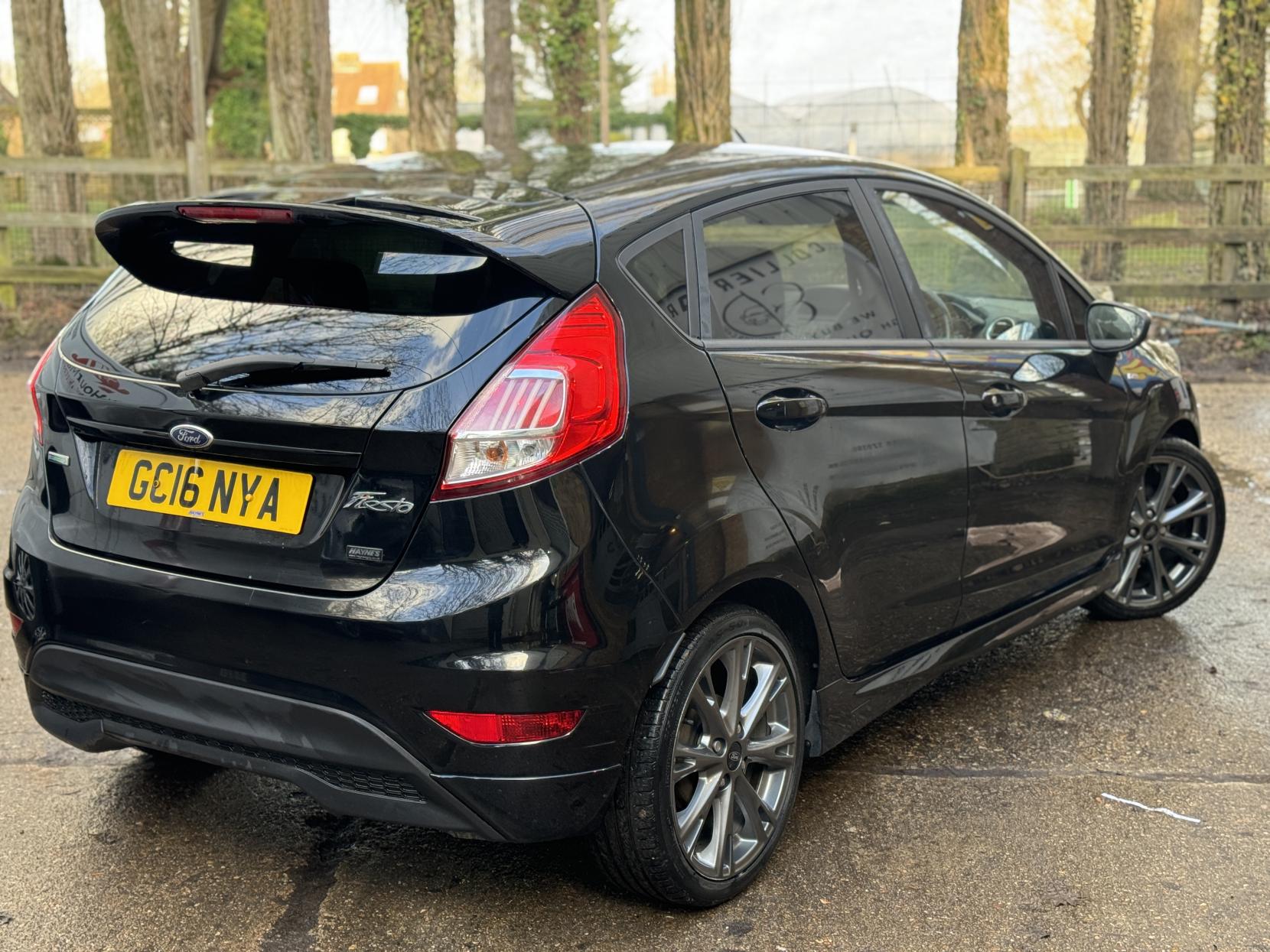 Ford Fiesta 1.0T EcoBoost ST-Line Hatchback 5dr Petrol Manual Euro 6 (s/s) (125 ps)