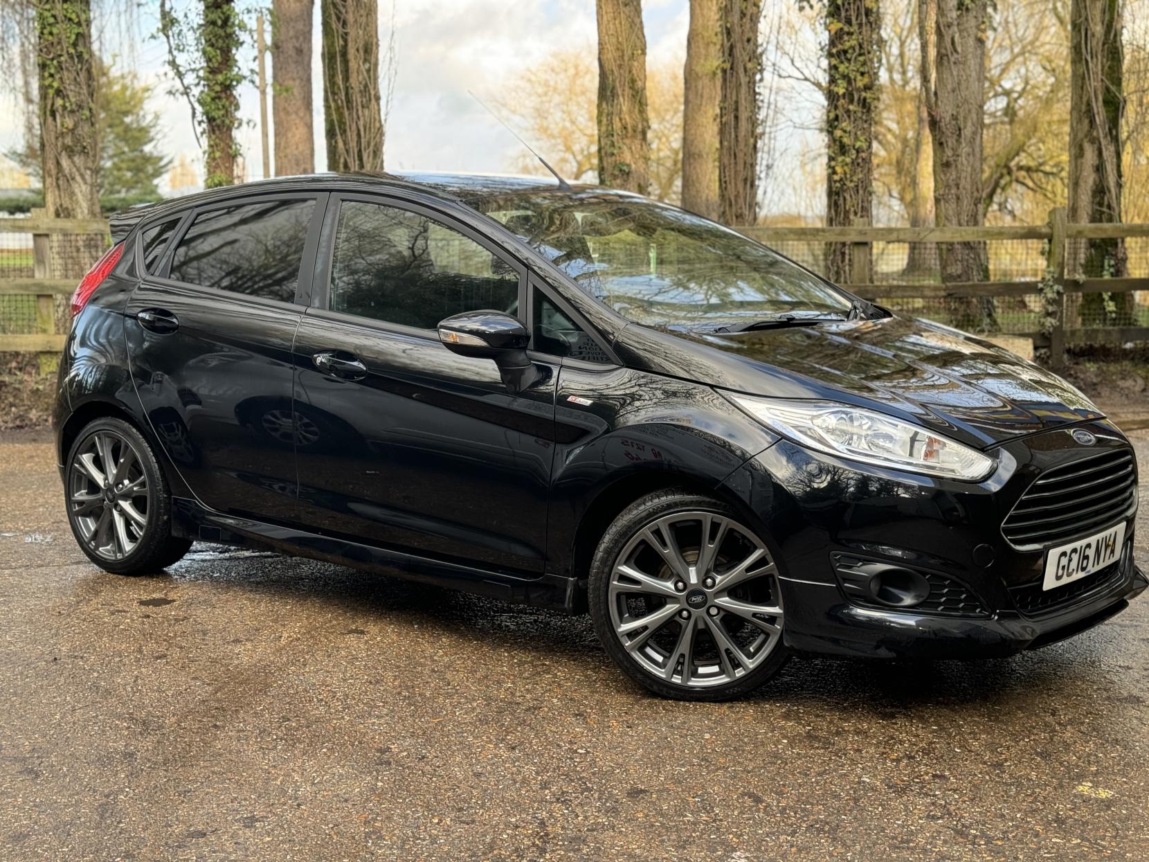 Ford Fiesta 1.0T EcoBoost ST-Line Hatchback 5dr Petrol Manual Euro 6 (s/s) (125 ps)