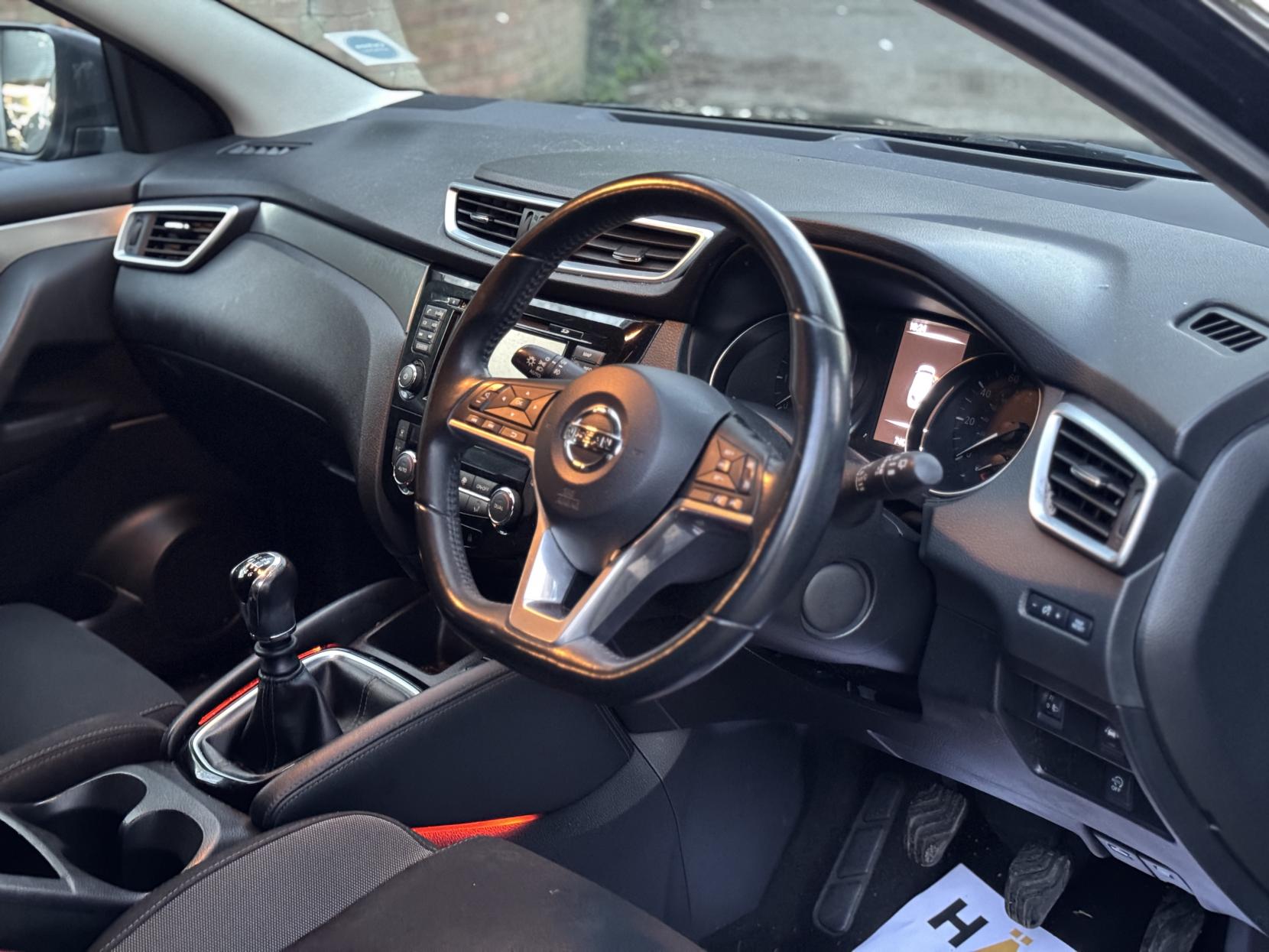 Nissan Qashqai 1.2 DIG-T N-Connecta SUV 5dr Petrol Manual Euro 6 (s/s) (115 ps)