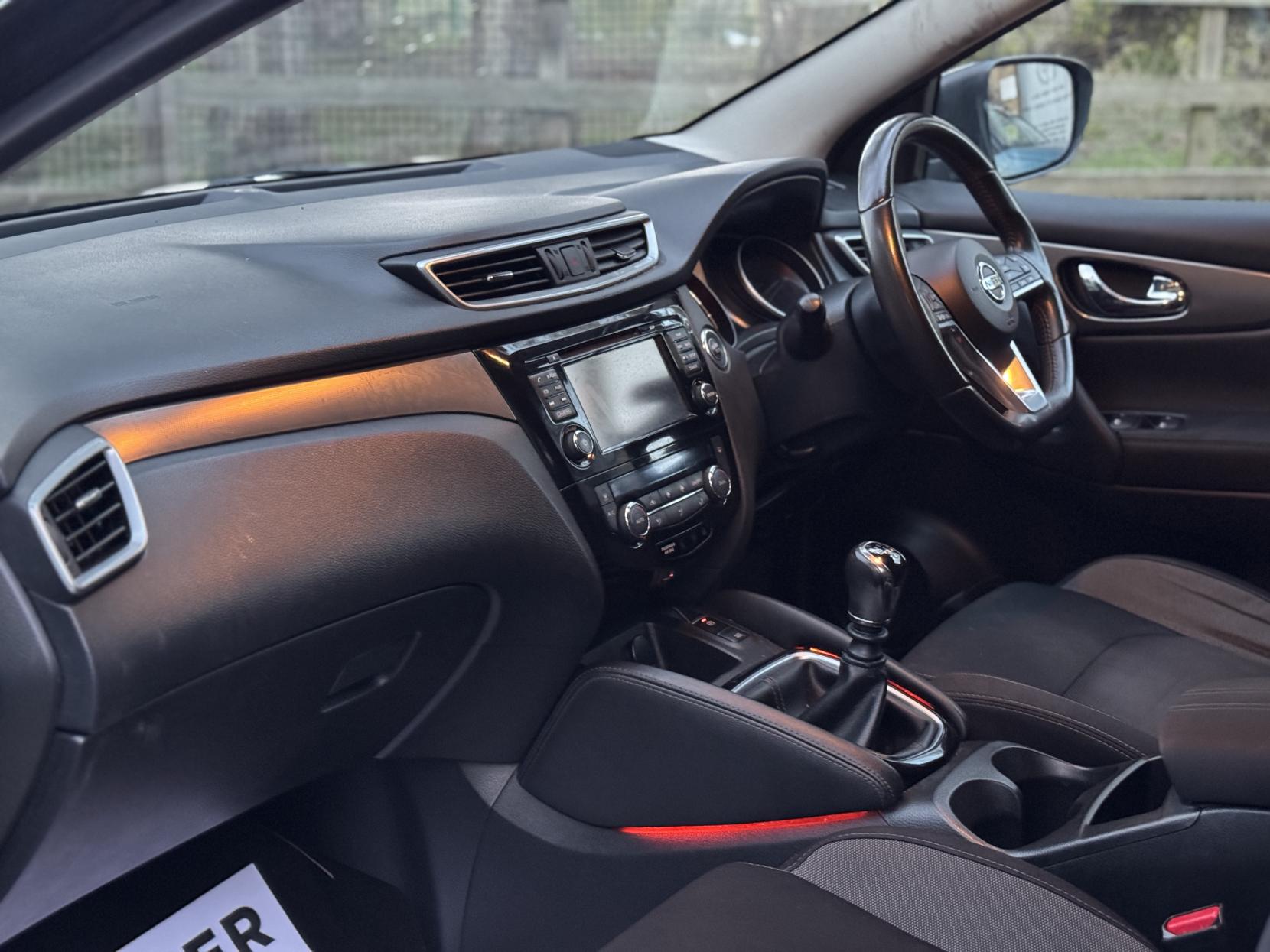 Nissan Qashqai 1.2 DIG-T N-Connecta SUV 5dr Petrol Manual Euro 6 (s/s) (115 ps)