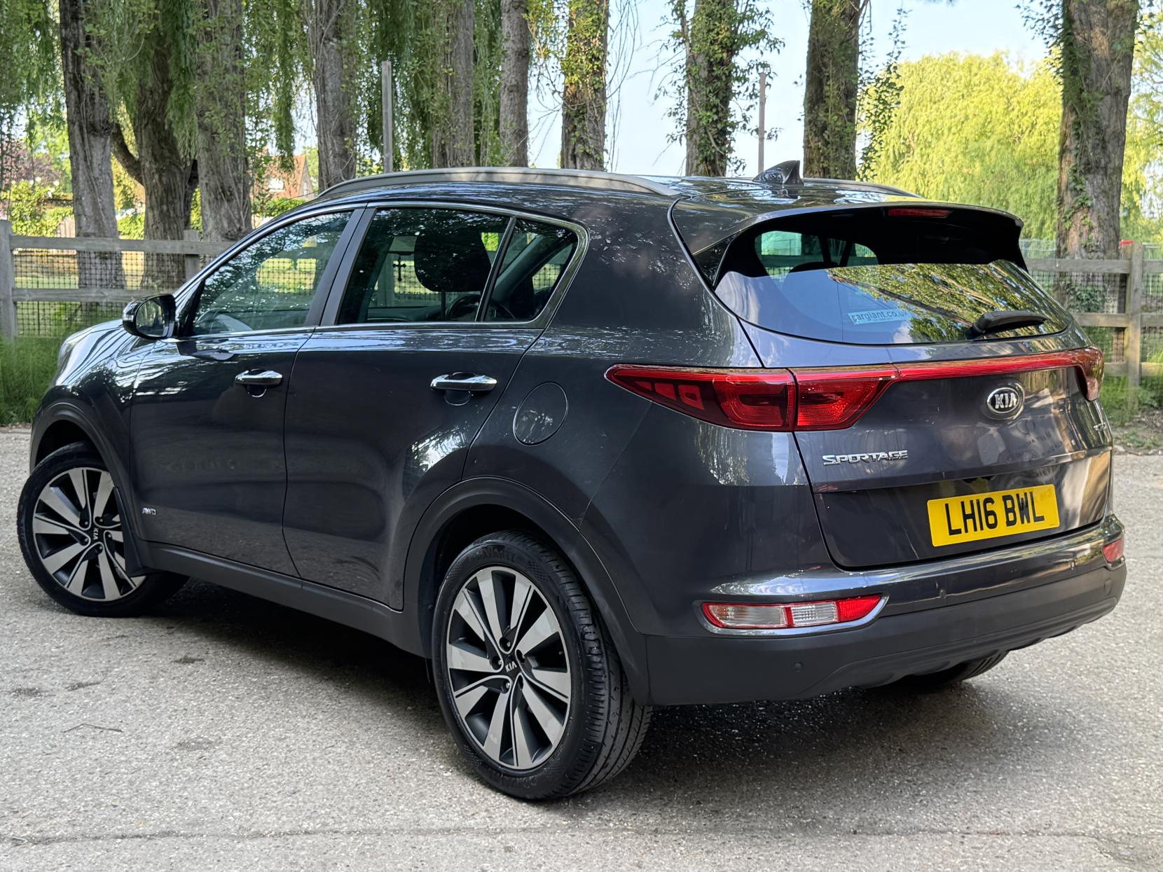 Kia Sportage 2.0 CRDi KX-3 SUV 5dr Diesel Auto AWD Euro 6 (134 bhp)
