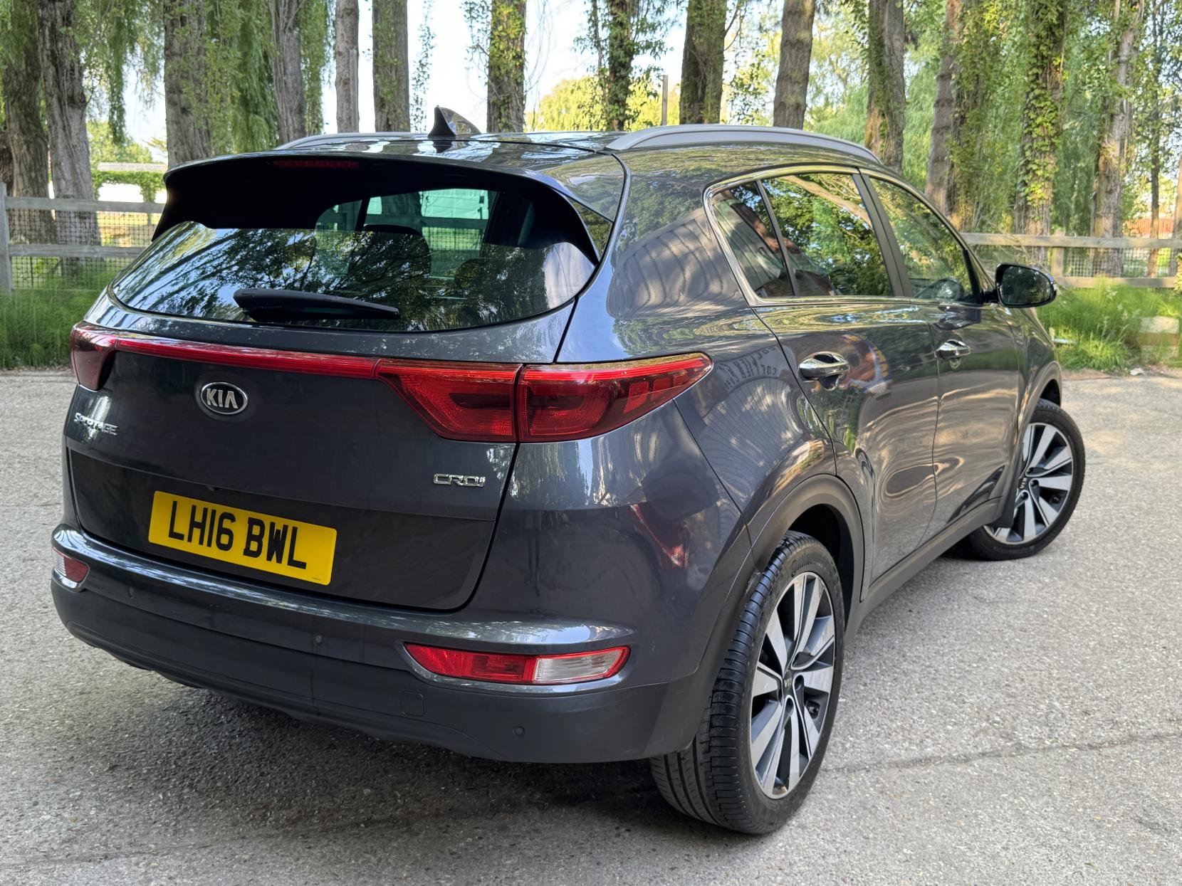 Kia Sportage 2.0 CRDi KX-3 SUV 5dr Diesel Auto AWD Euro 6 (134 bhp)