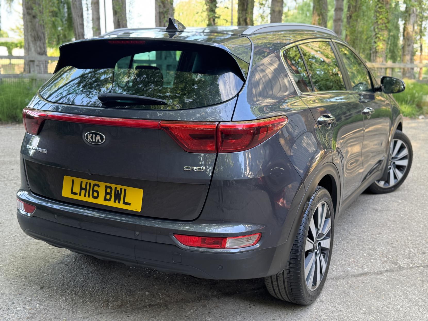 Kia Sportage 2.0 CRDi KX-3 SUV 5dr Diesel Auto AWD Euro 6 (134 bhp)