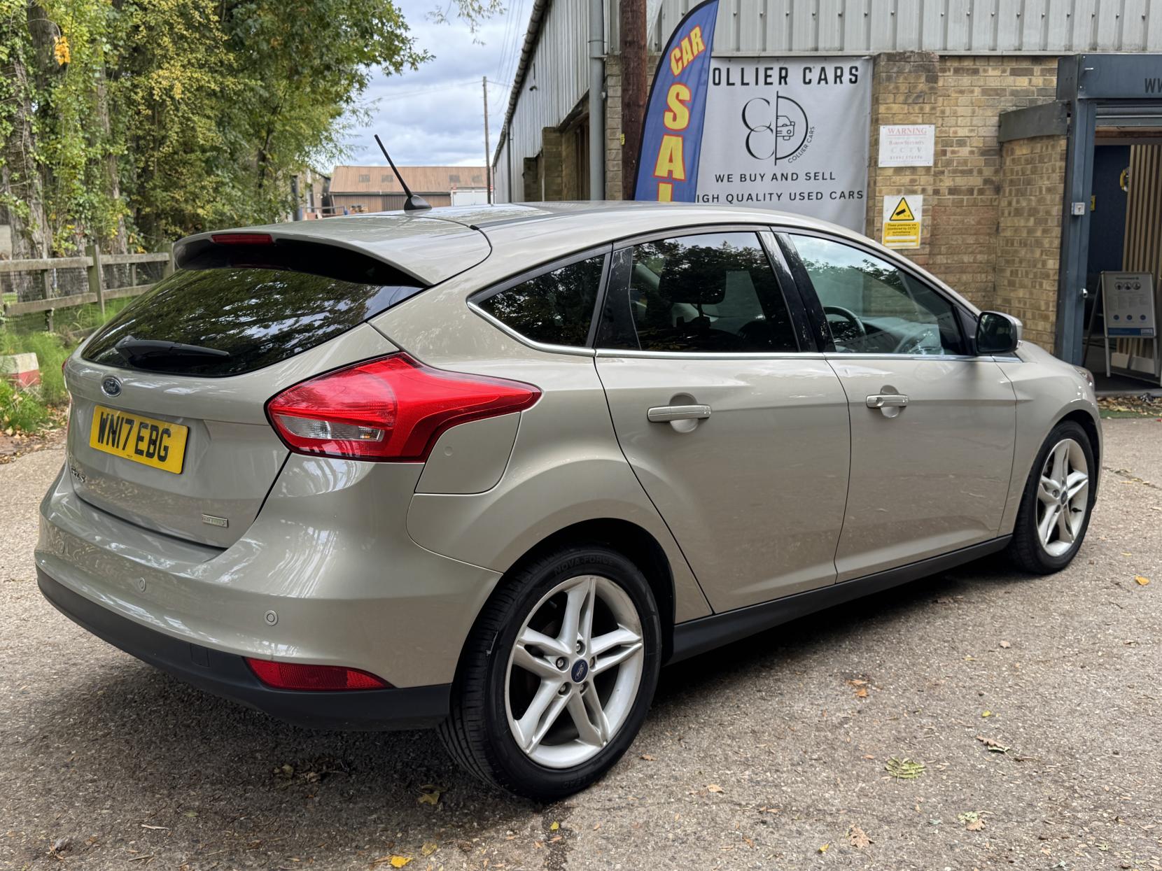 Ford Focus 1.0T EcoBoost Zetec Edition Hatchback 5dr Petrol Manual Euro 6 (s/s) (125 ps)