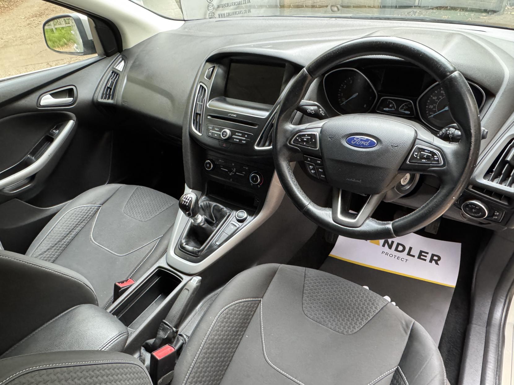 Ford Focus 1.0T EcoBoost Zetec Edition Hatchback 5dr Petrol Manual Euro 6 (s/s) (125 ps)