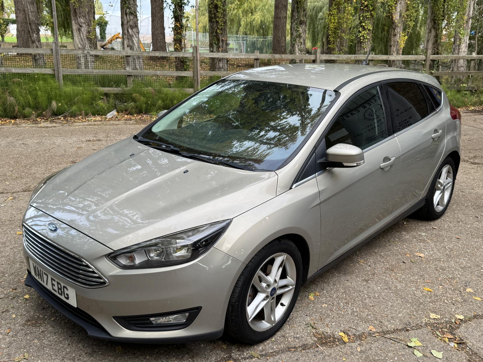 Ford Focus 1.0T EcoBoost Zetec Edition Hatchback 5dr Petrol Manual Euro 6 (s/s) (125 ps)