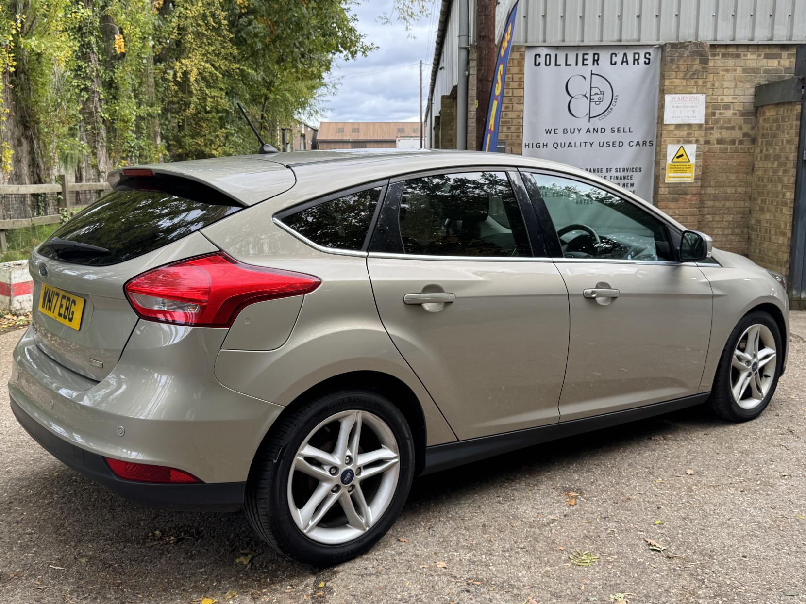 Ford Focus 1.0T EcoBoost Zetec Edition Hatchback 5dr Petrol Manual Euro 6 (s/s) (125 ps)