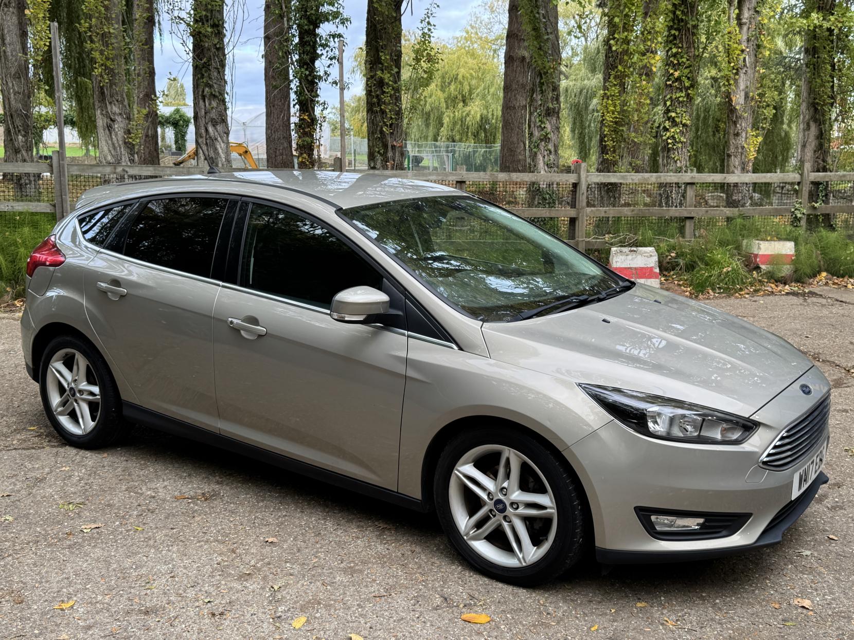Ford Focus 1.0T EcoBoost Zetec Edition Hatchback 5dr Petrol Manual Euro 6 (s/s) (125 ps)