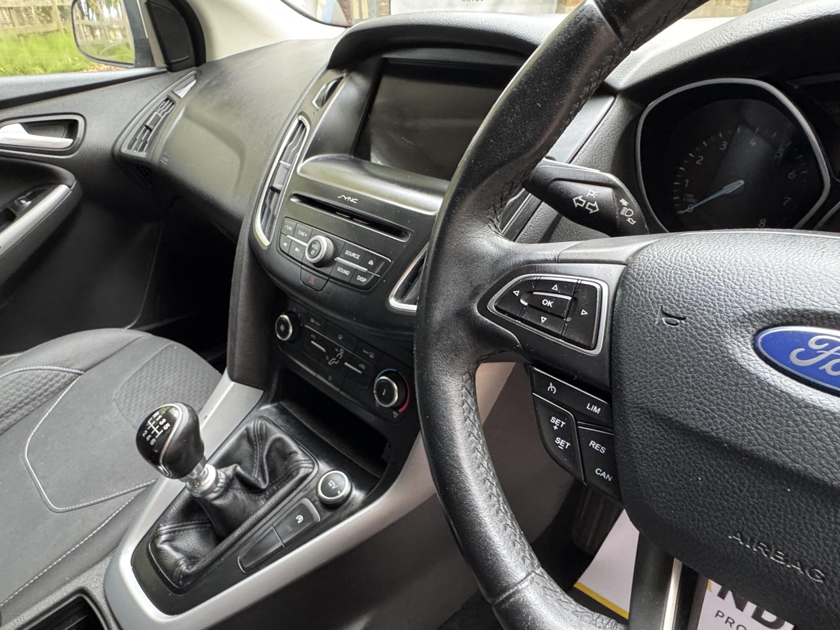 Ford Focus 1.0T EcoBoost Zetec Edition Hatchback 5dr Petrol Manual Euro 6 (s/s) (125 ps)