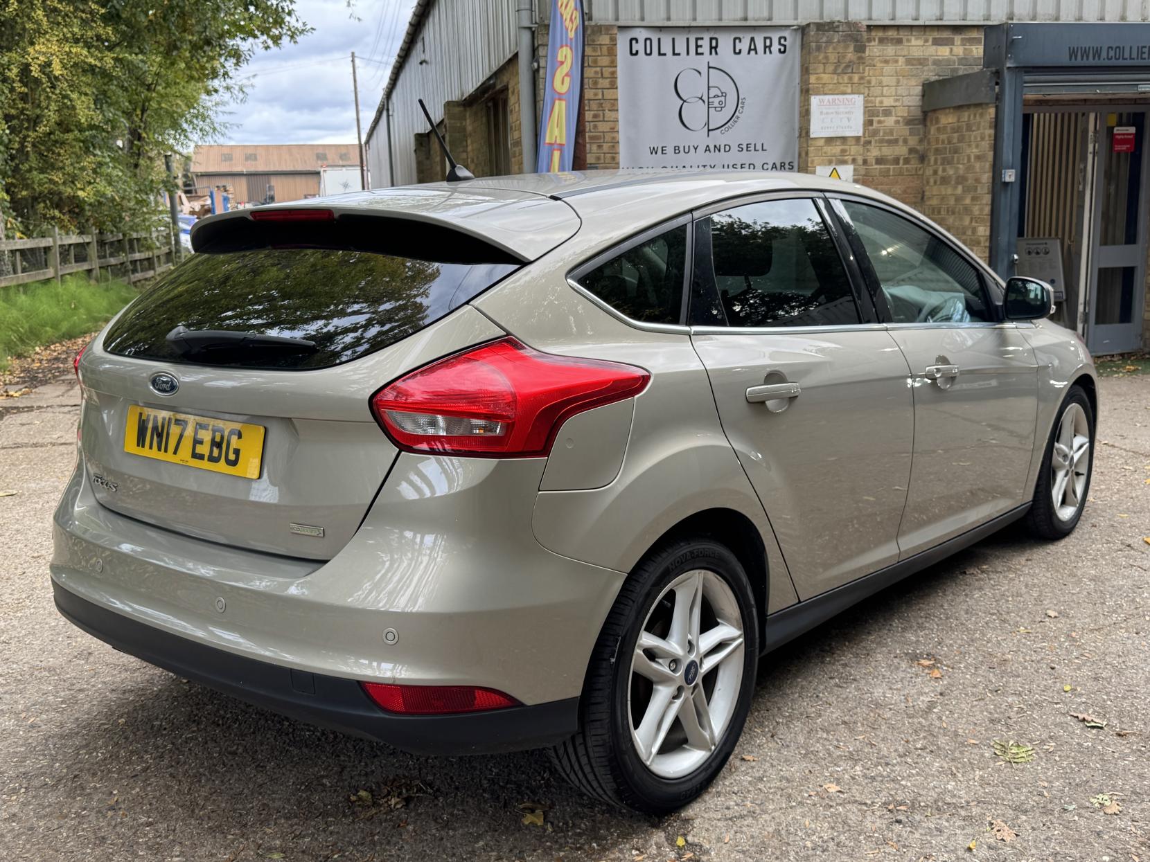 Ford Focus 1.0T EcoBoost Zetec Edition Hatchback 5dr Petrol Manual Euro 6 (s/s) (125 ps)