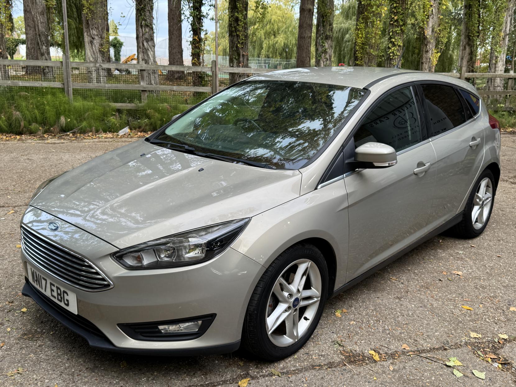 Ford Focus 1.0T EcoBoost Zetec Edition Hatchback 5dr Petrol Manual Euro 6 (s/s) (125 ps)