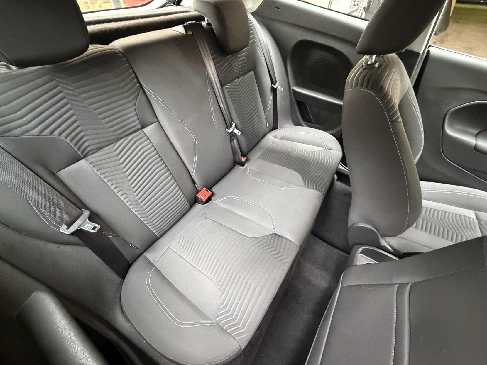 Ford Fiesta 1.0T EcoBoost Zetec Hatchback 3dr Petrol Manual Euro 5 (s/s) (100 ps)