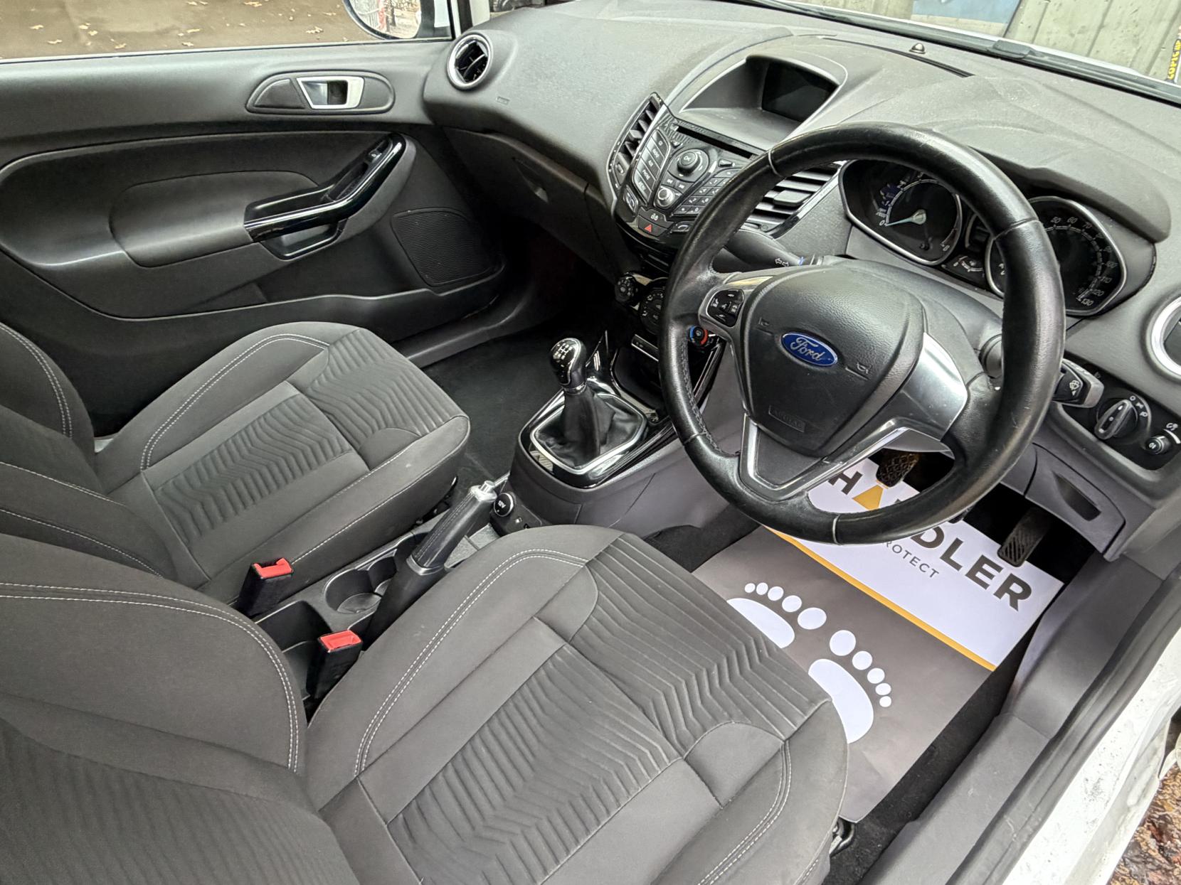 Ford Fiesta 1.0T EcoBoost Zetec Hatchback 3dr Petrol Manual Euro 5 (s/s) (100 ps)