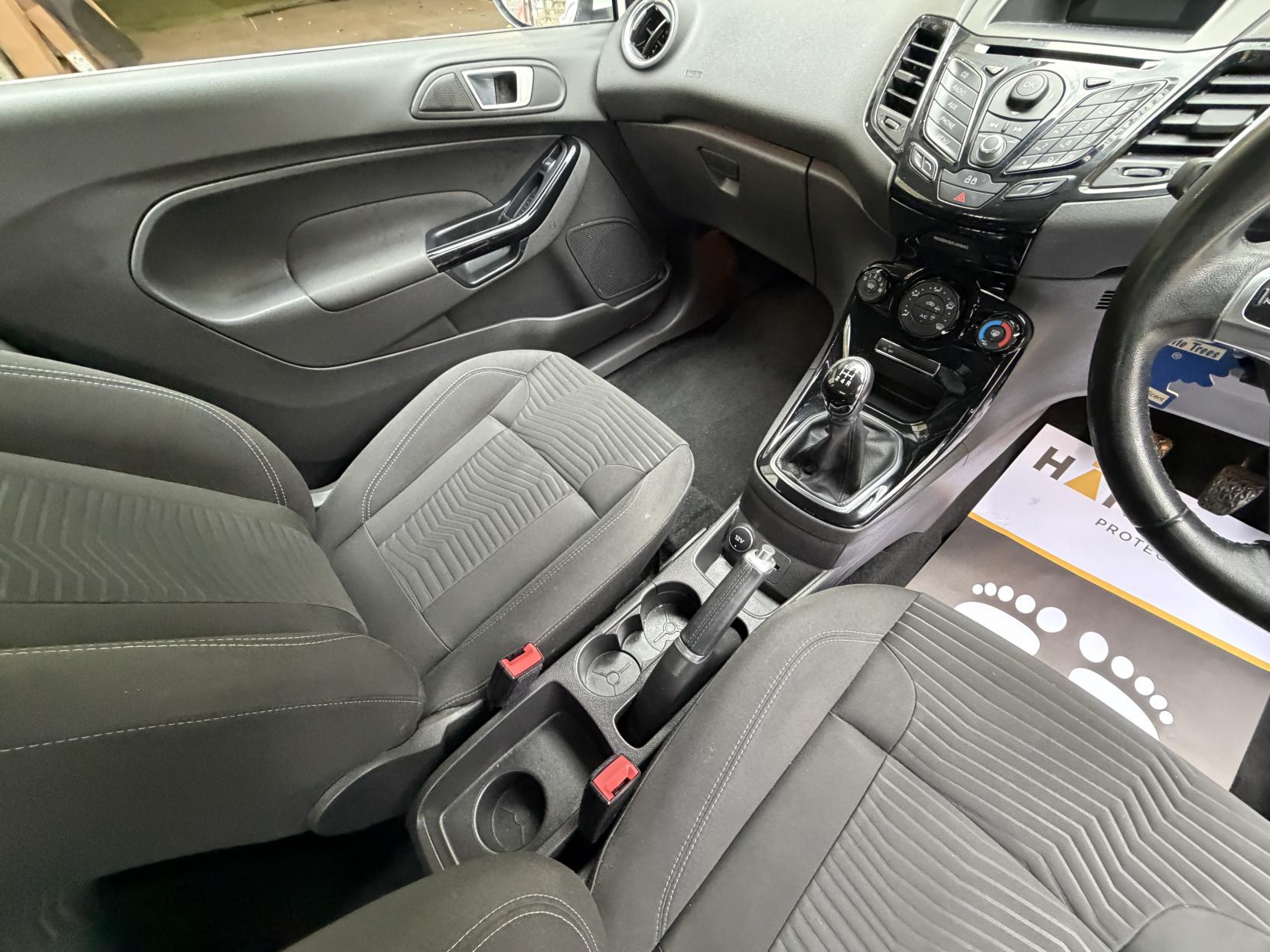 Ford Fiesta 1.0T EcoBoost Zetec Hatchback 3dr Petrol Manual Euro 5 (s/s) (100 ps)