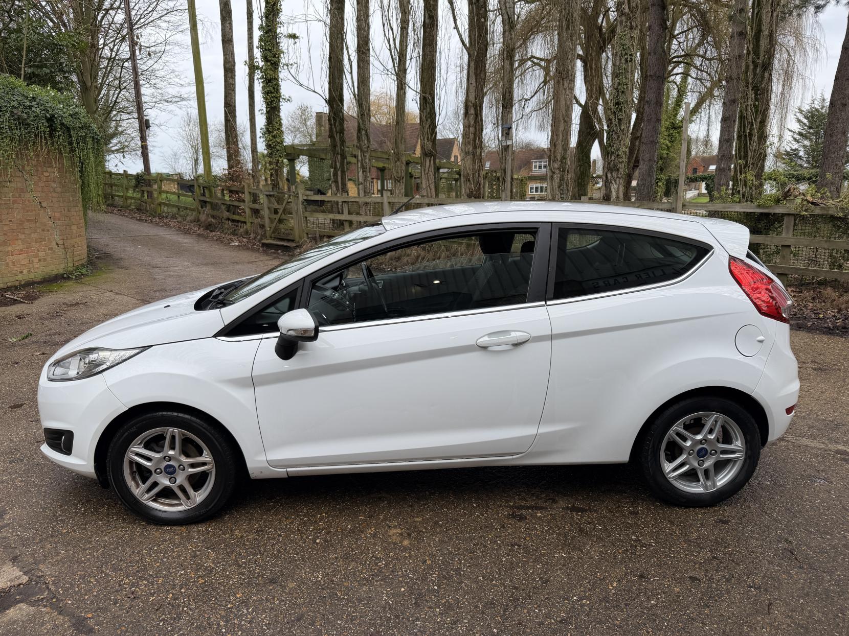 Ford Fiesta 1.0T EcoBoost Zetec Hatchback 3dr Petrol Manual Euro 5 (s/s) (100 ps)