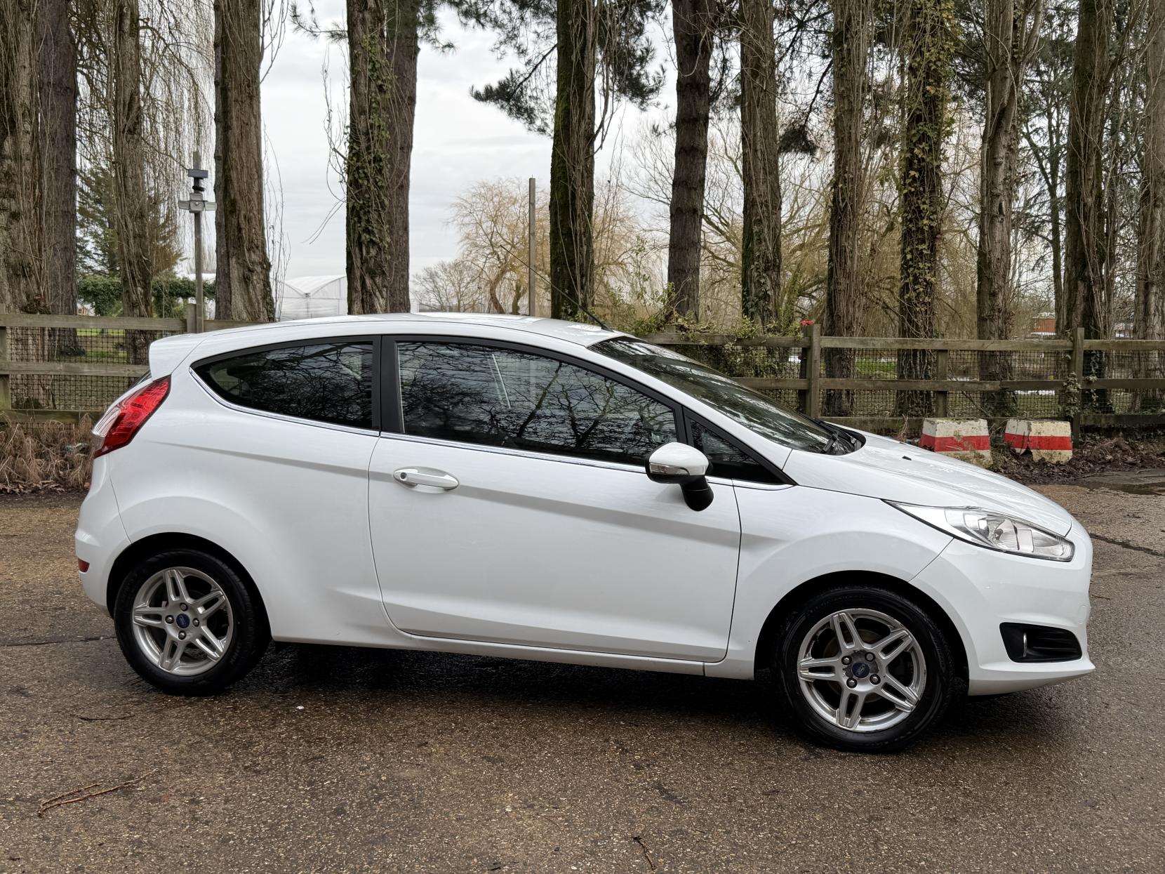 Ford Fiesta 1.0T EcoBoost Zetec Hatchback 3dr Petrol Manual Euro 5 (s/s) (100 ps)
