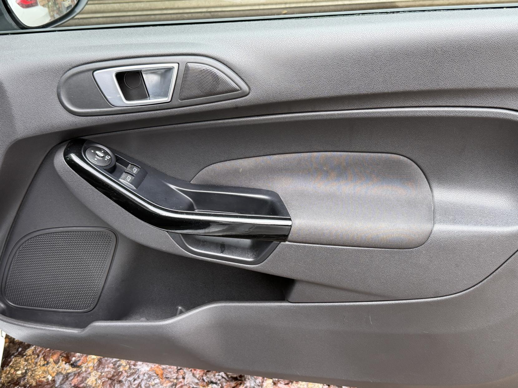 Ford Fiesta 1.0T EcoBoost Zetec Hatchback 3dr Petrol Manual Euro 5 (s/s) (100 ps)