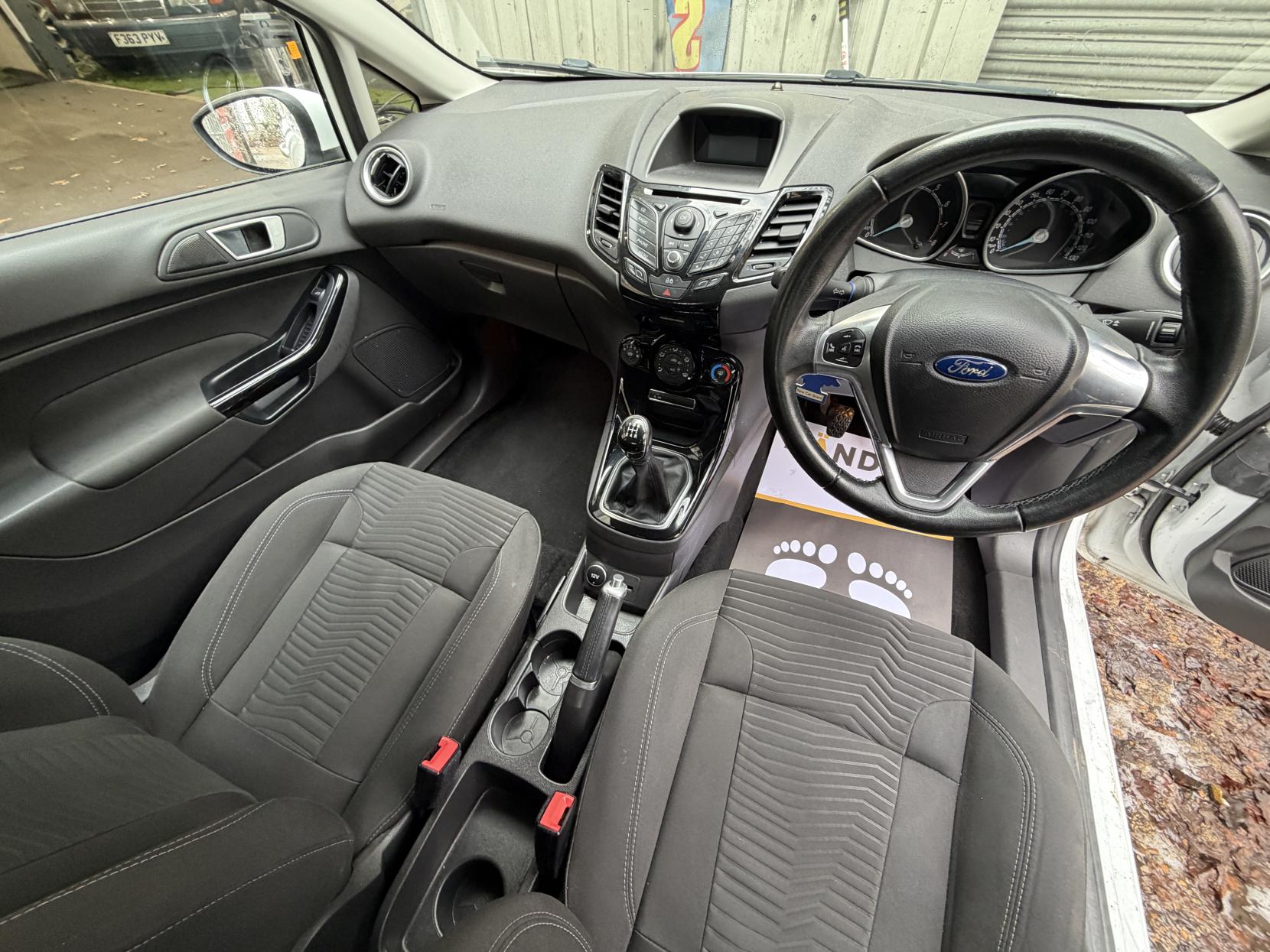 Ford Fiesta 1.0T EcoBoost Zetec Hatchback 3dr Petrol Manual Euro 5 (s/s) (100 ps)