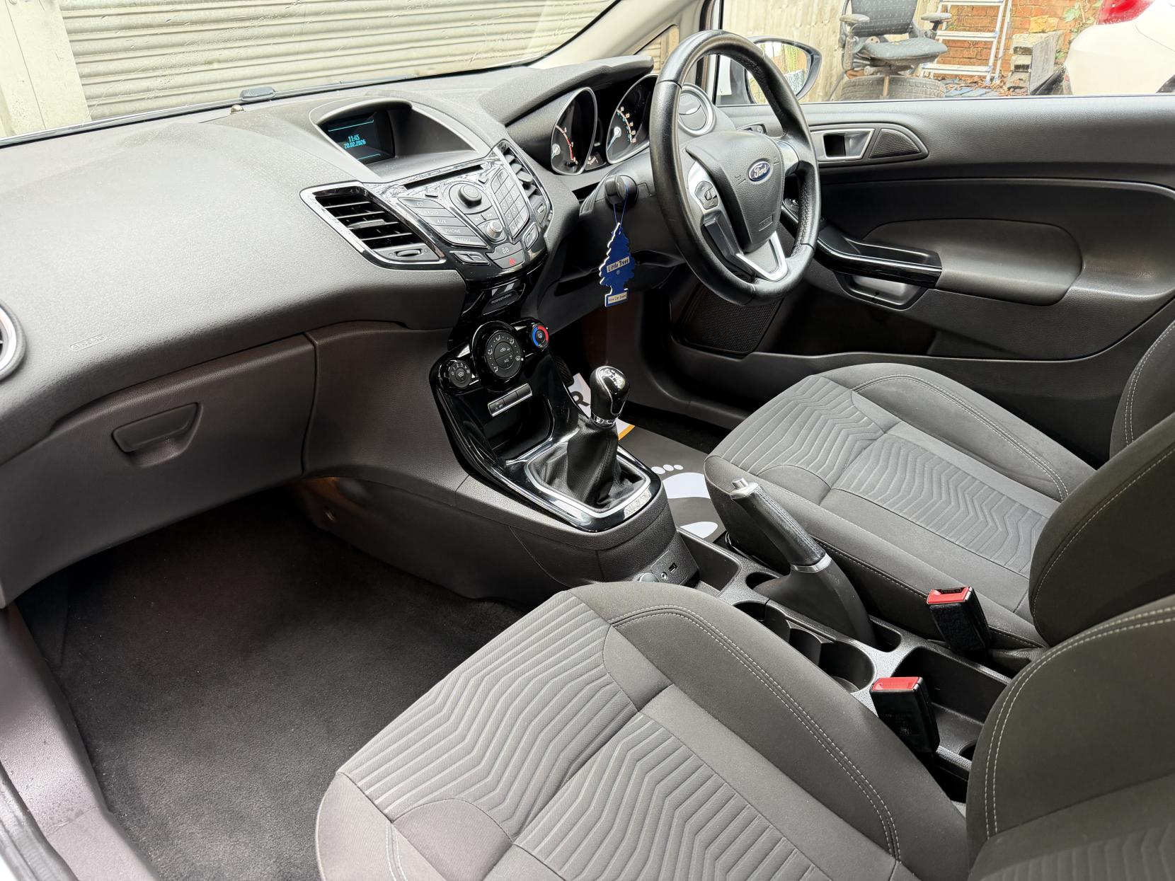 Ford Fiesta 1.0T EcoBoost Zetec Hatchback 3dr Petrol Manual Euro 5 (s/s) (100 ps)