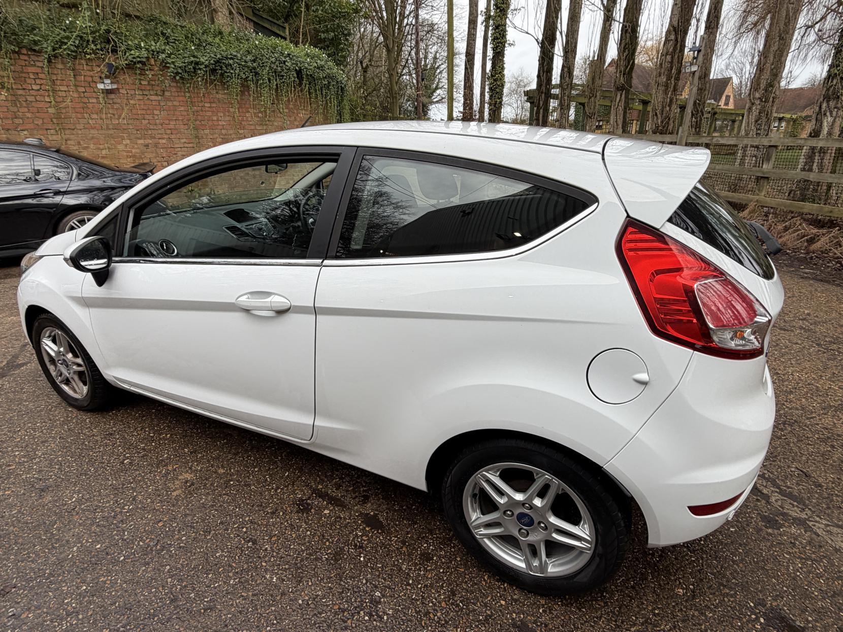 Ford Fiesta 1.0T EcoBoost Zetec Hatchback 3dr Petrol Manual Euro 5 (s/s) (100 ps)