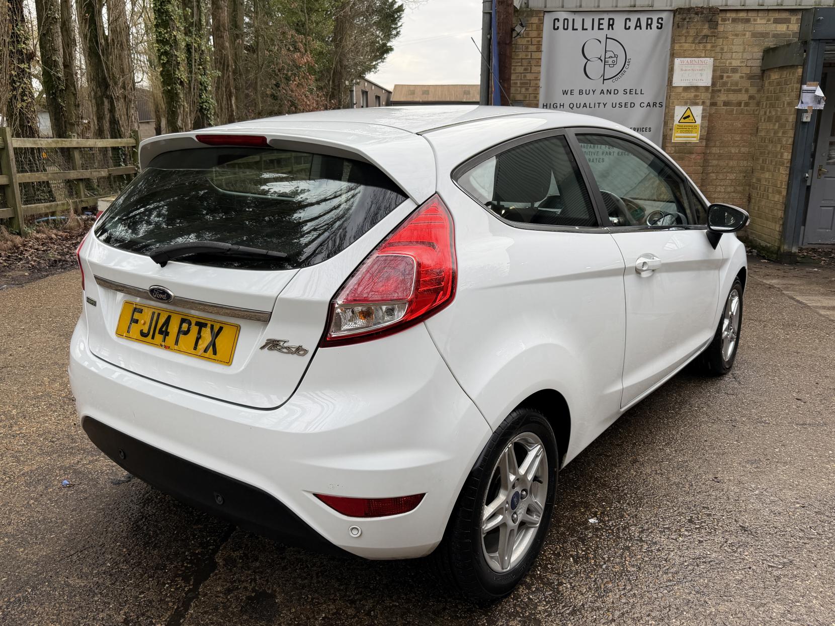 Ford Fiesta 1.0T EcoBoost Zetec Hatchback 3dr Petrol Manual Euro 5 (s/s) (100 ps)