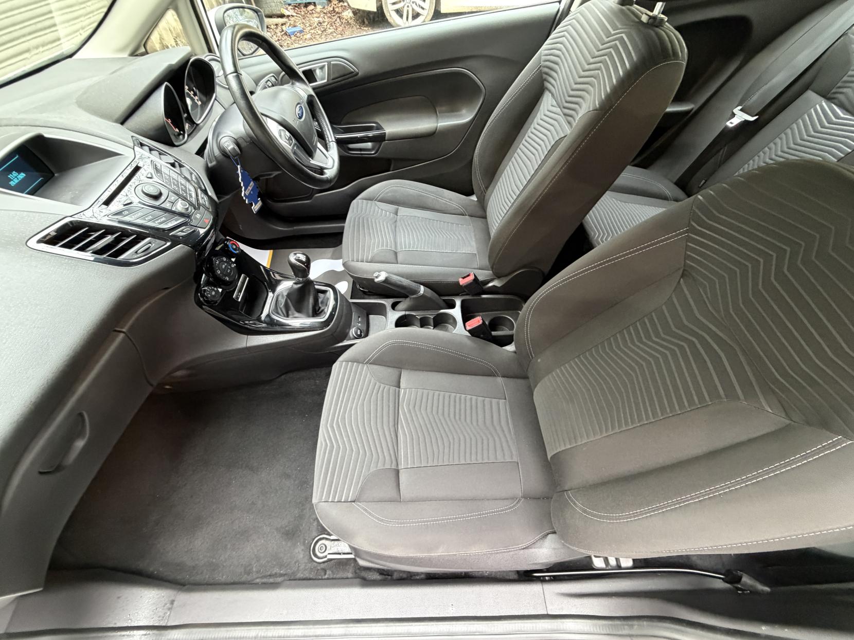 Ford Fiesta 1.0T EcoBoost Zetec Hatchback 3dr Petrol Manual Euro 5 (s/s) (100 ps)