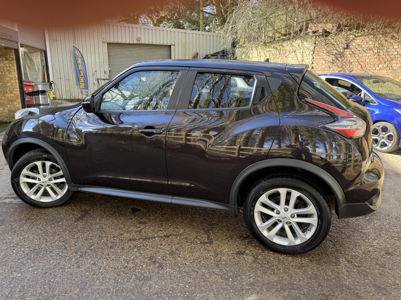 Nissan Juke 1.2 DIG-T Acenta Premium SUV 5dr Petrol Manual 6Spd Euro 5 (s/s) (115 ps)