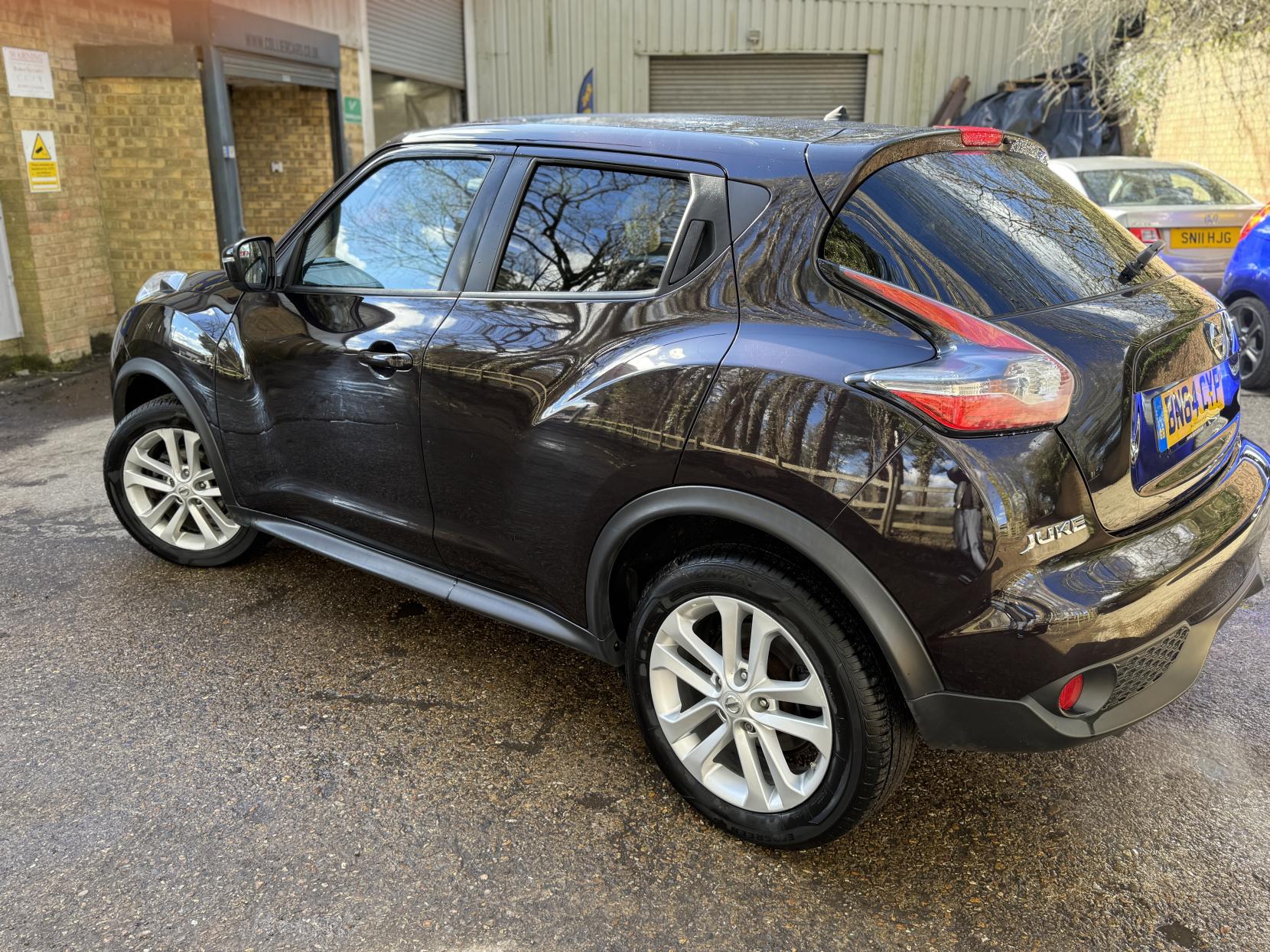 Nissan Juke 1.2 DIG-T Acenta Premium SUV 5dr Petrol Manual 6Spd Euro 5 (s/s) (115 ps)