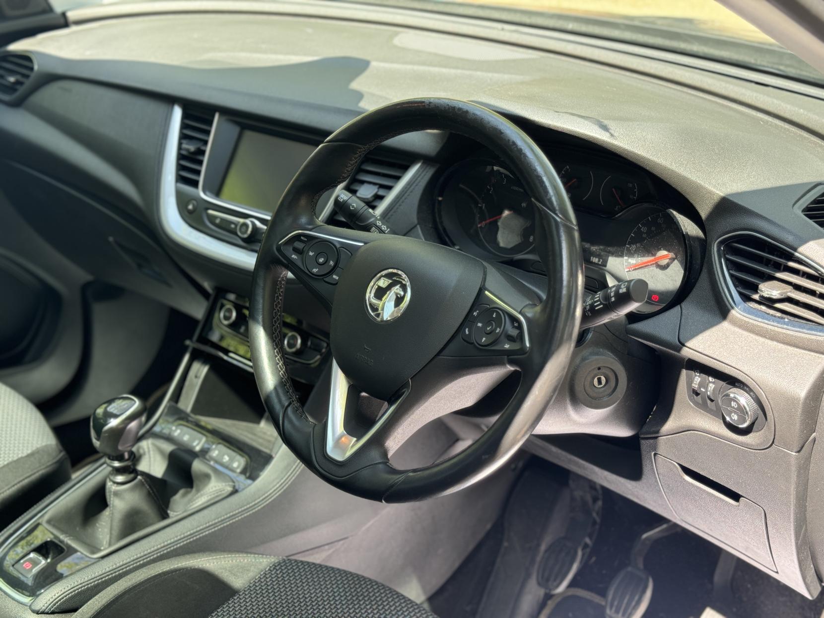 Vauxhall Grandland X 1.2 Turbo SE SUV 5dr Petrol Manual Euro 6 (s/s) (130 ps)