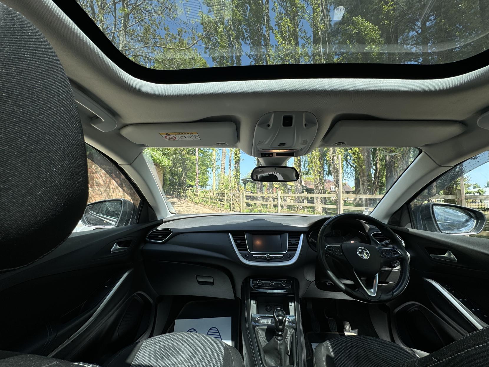 Vauxhall Grandland X 1.2 Turbo SE SUV 5dr Petrol Manual Euro 6 (s/s) (130 ps)