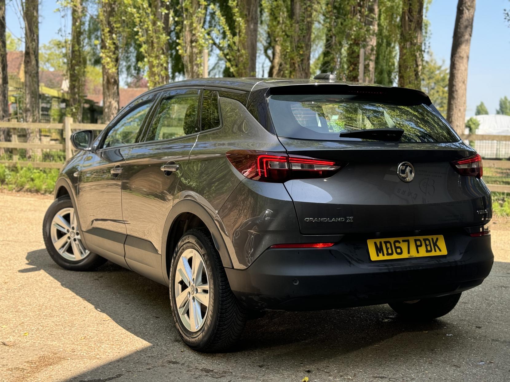 Vauxhall Grandland X 1.2 Turbo SE SUV 5dr Petrol Manual Euro 6 (s/s) (130 ps)