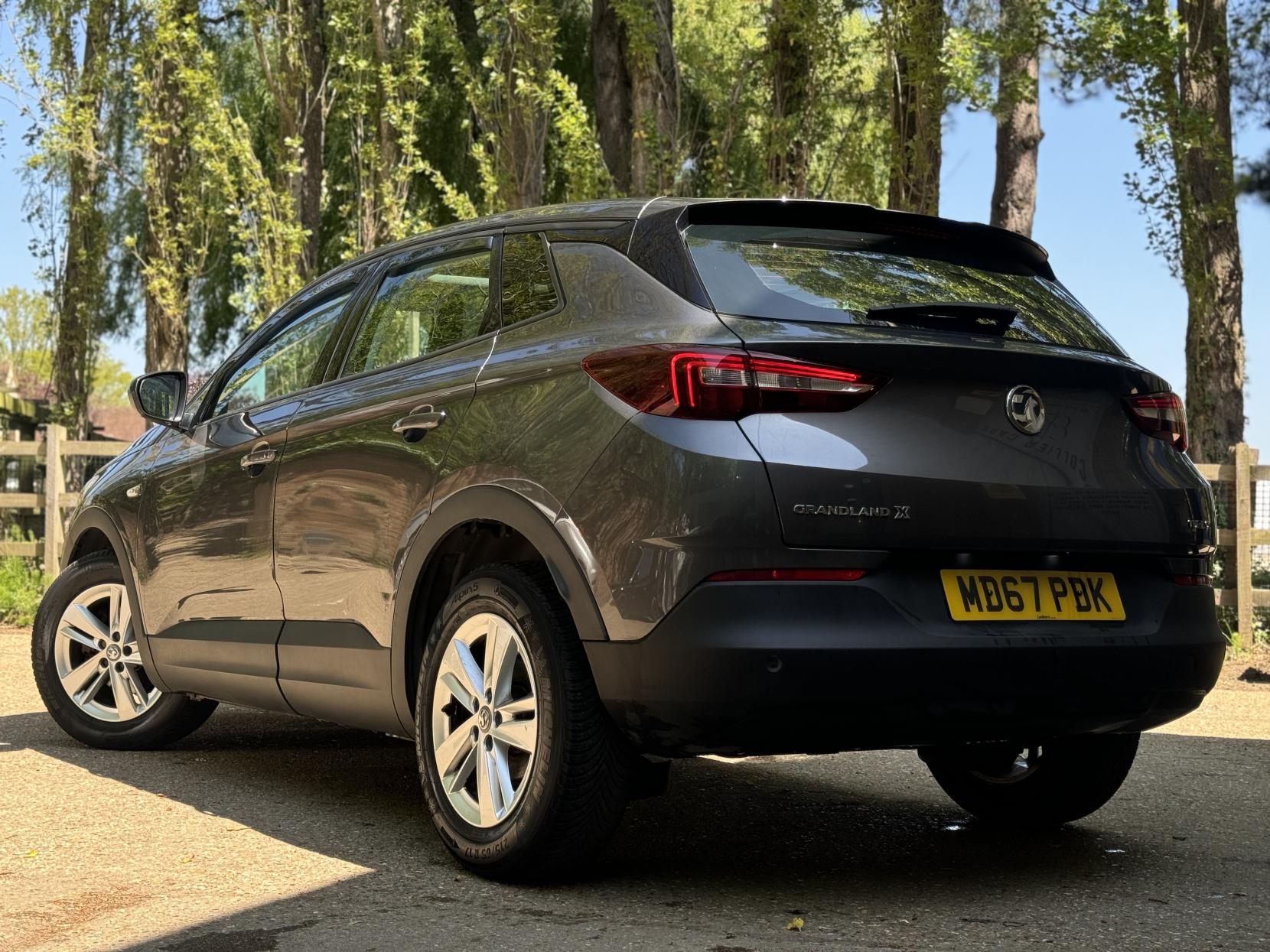 Vauxhall Grandland X 1.2 Turbo SE SUV 5dr Petrol Manual Euro 6 (s/s) (130 ps)