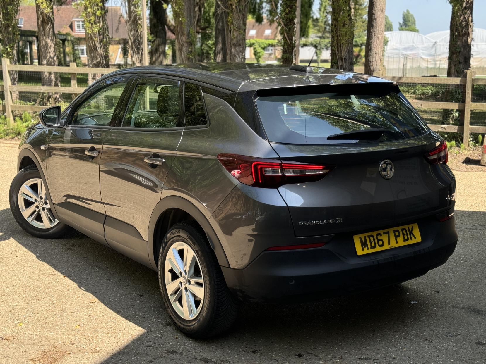 Vauxhall Grandland X 1.2 Turbo SE SUV 5dr Petrol Manual Euro 6 (s/s) (130 ps)
