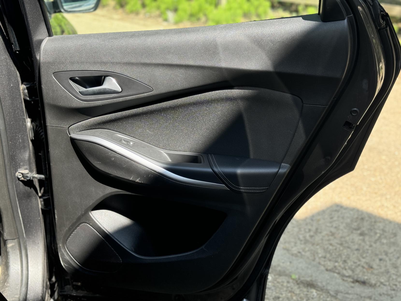 Vauxhall Grandland X 1.2 Turbo SE SUV 5dr Petrol Manual Euro 6 (s/s) (130 ps)