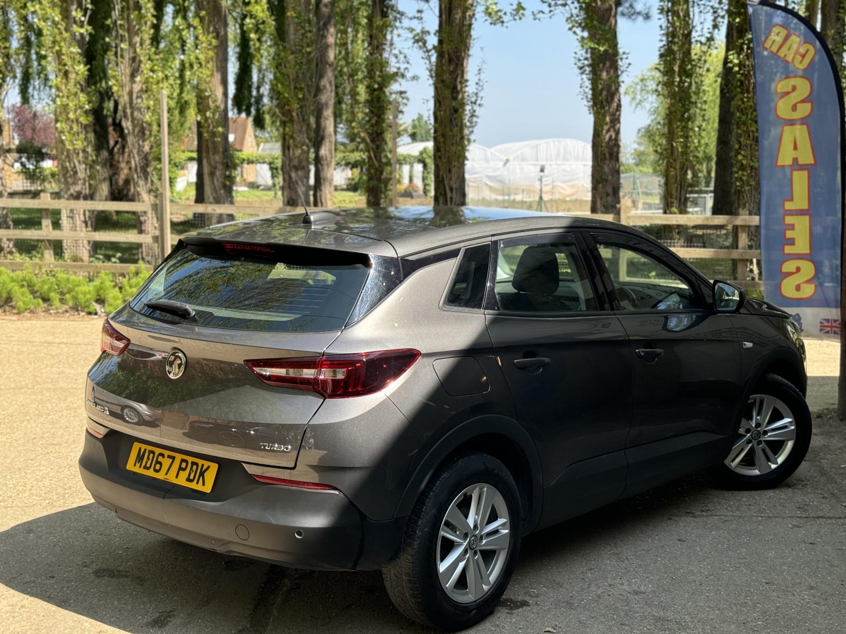 Vauxhall Grandland X 1.2 Turbo SE SUV 5dr Petrol Manual Euro 6 (s/s) (130 ps)