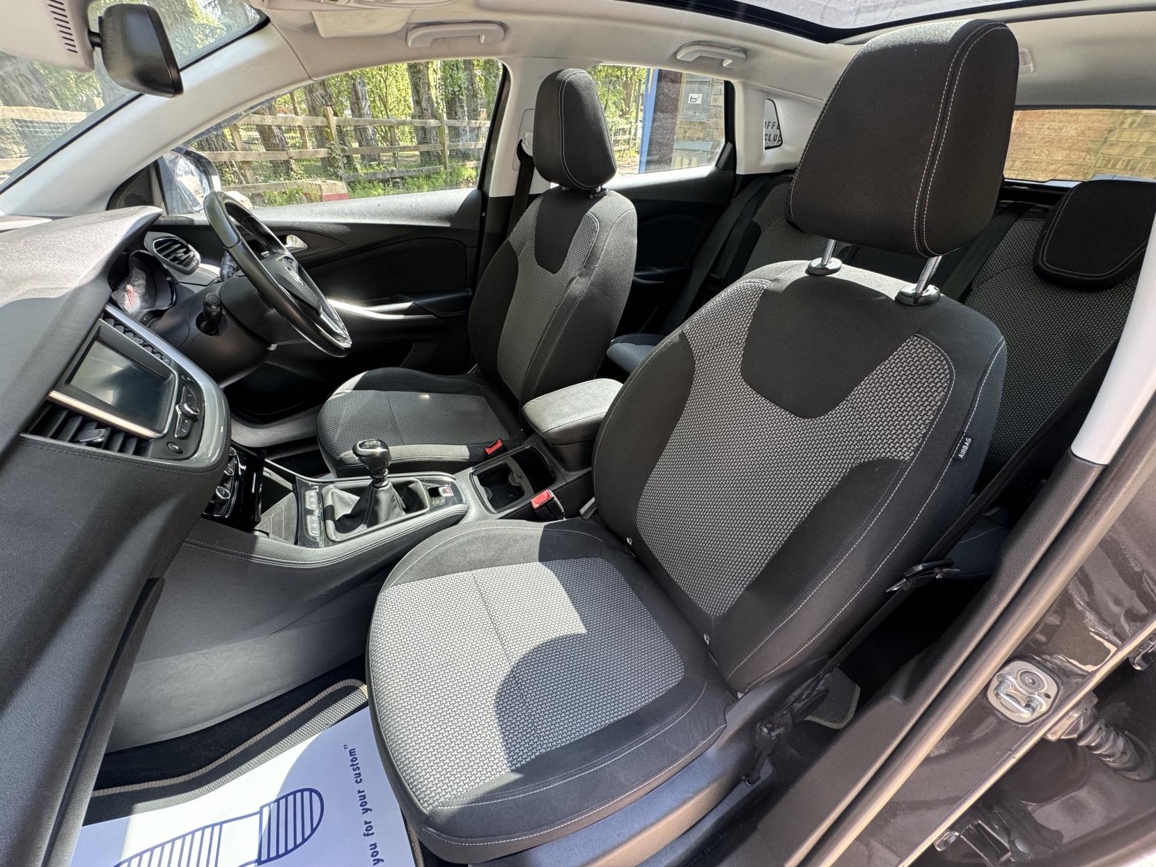 Vauxhall Grandland X 1.2 Turbo SE SUV 5dr Petrol Manual Euro 6 (s/s) (130 ps)
