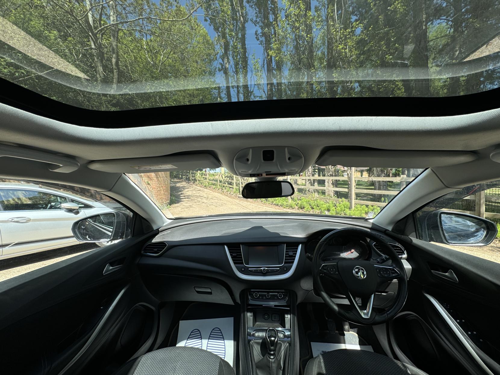 Vauxhall Grandland X 1.2 Turbo SE SUV 5dr Petrol Manual Euro 6 (s/s) (130 ps)