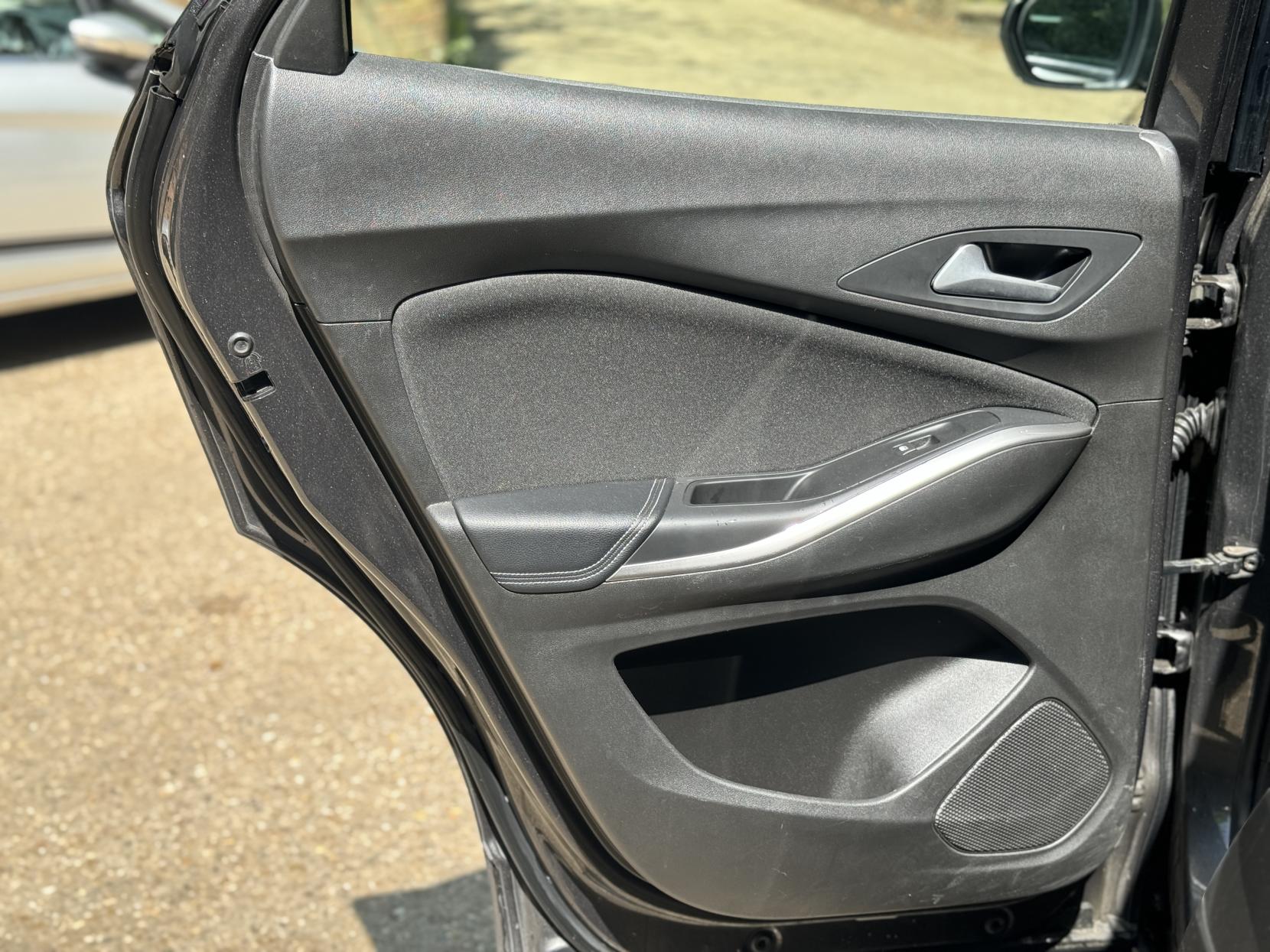 Vauxhall Grandland X 1.2 Turbo SE SUV 5dr Petrol Manual Euro 6 (s/s) (130 ps)