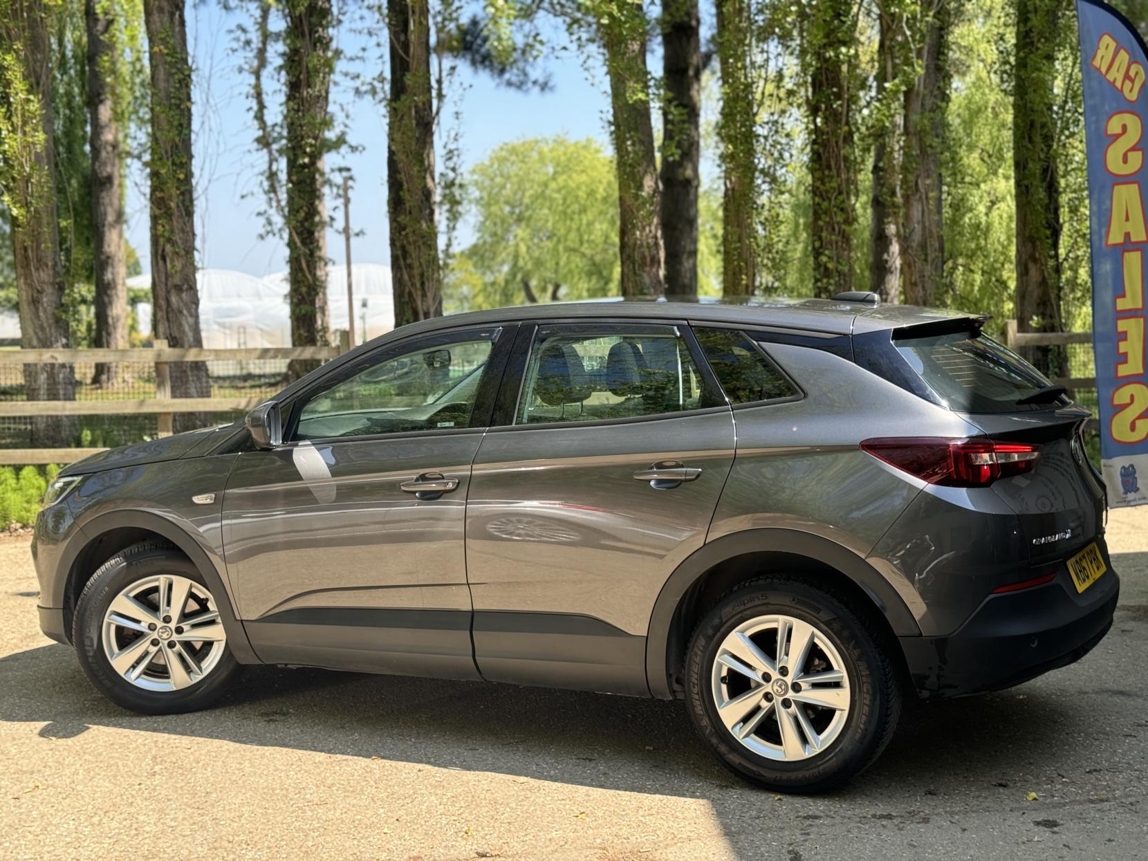 Vauxhall Grandland X 1.2 Turbo SE SUV 5dr Petrol Manual Euro 6 (s/s) (130 ps)