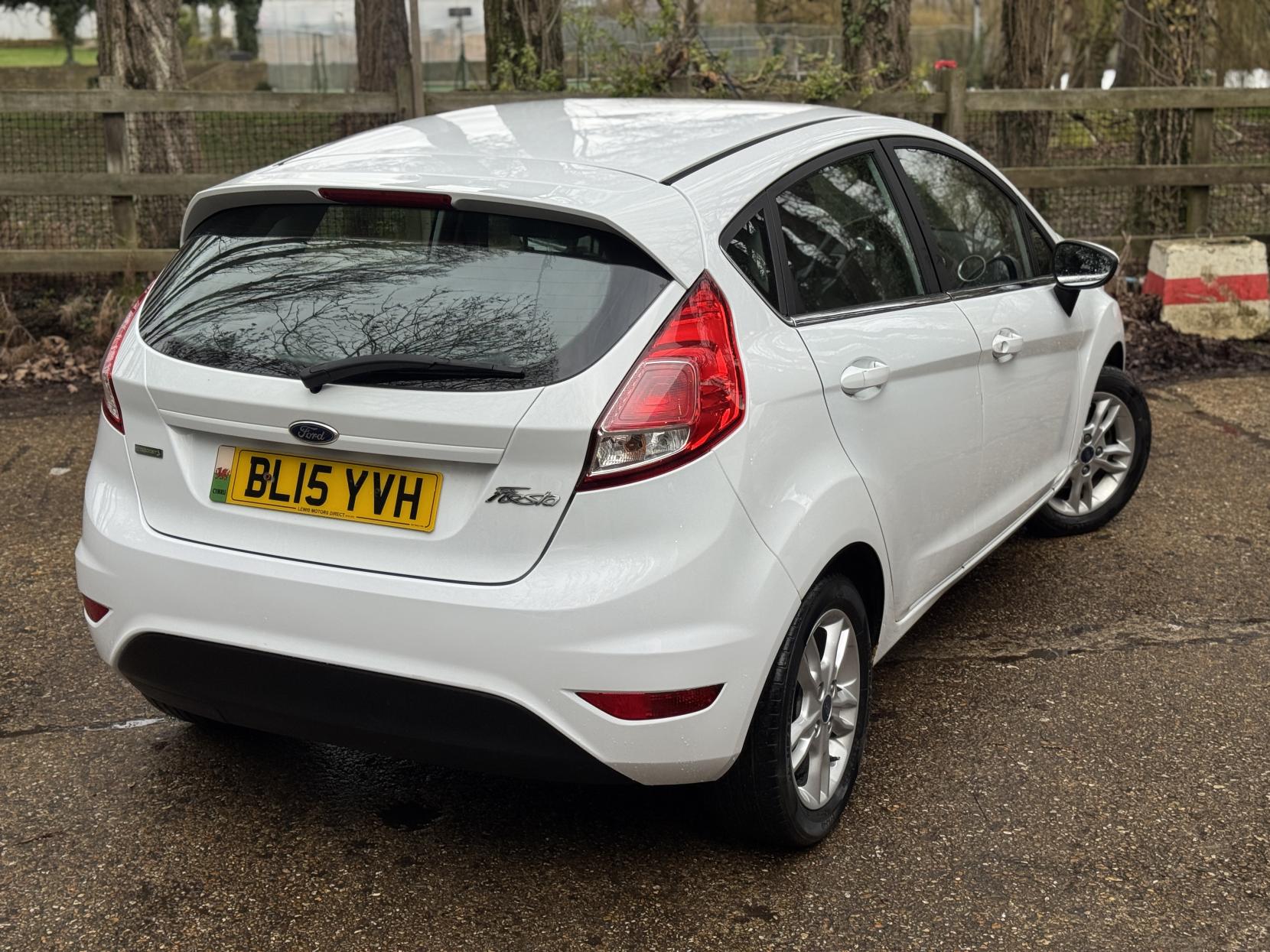 Ford Fiesta 1.0T EcoBoost Zetec Hatchback 5dr Petrol Manual Euro 6 (s/s) (100 ps)