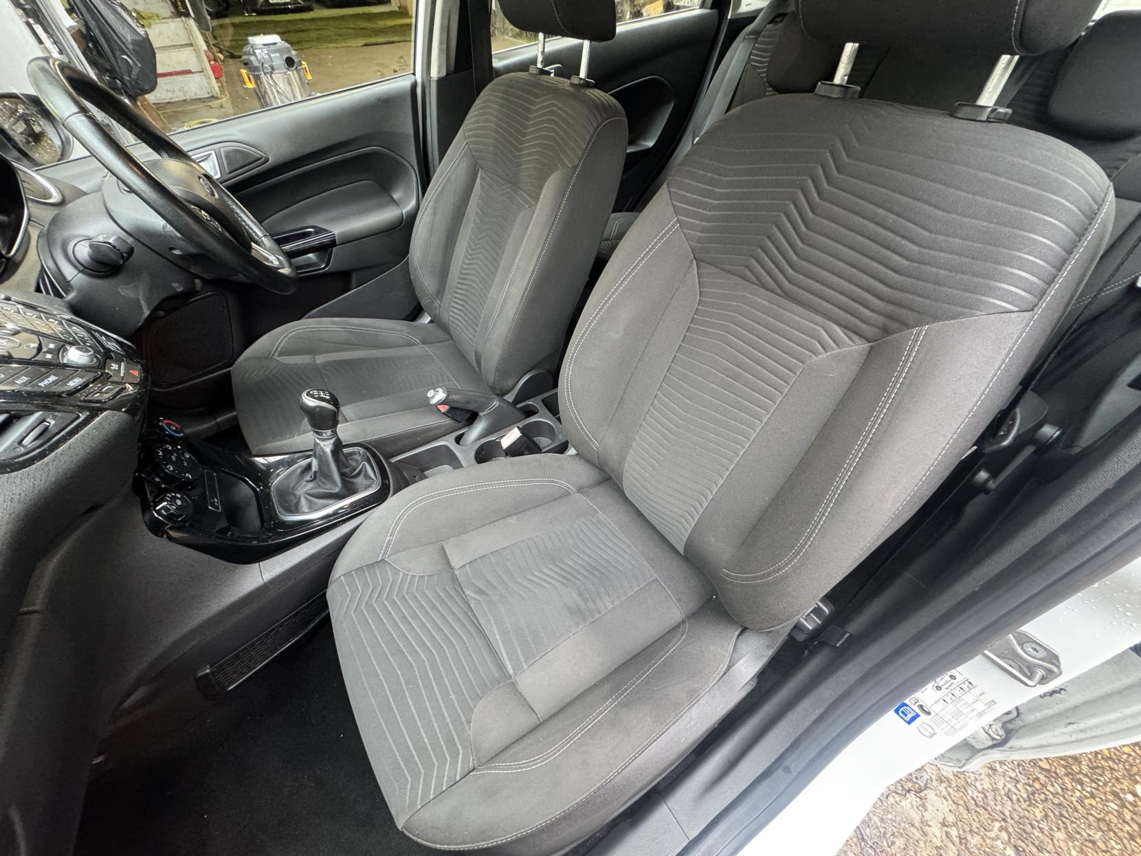 Ford Fiesta 1.0T EcoBoost Zetec Hatchback 5dr Petrol Manual Euro 6 (s/s) (100 ps)