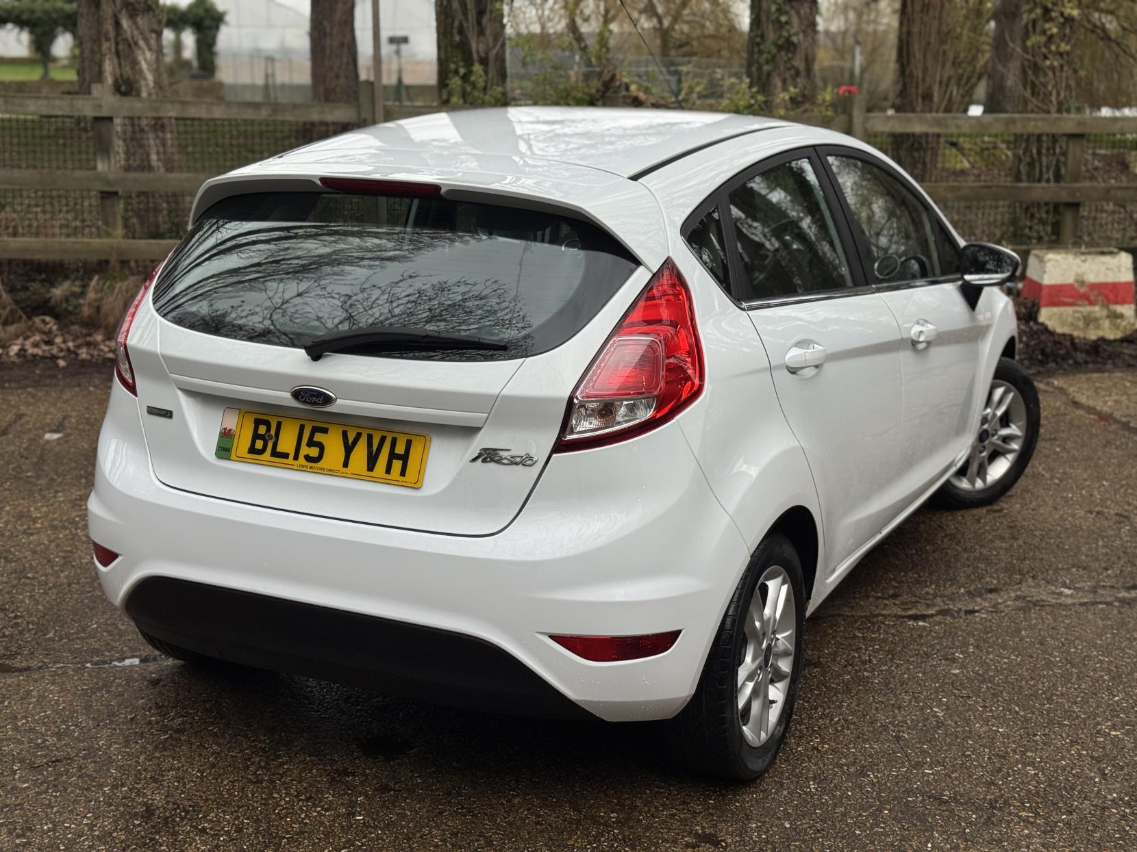 Ford Fiesta 1.0T EcoBoost Zetec Hatchback 5dr Petrol Manual Euro 6 (s/s) (100 ps)