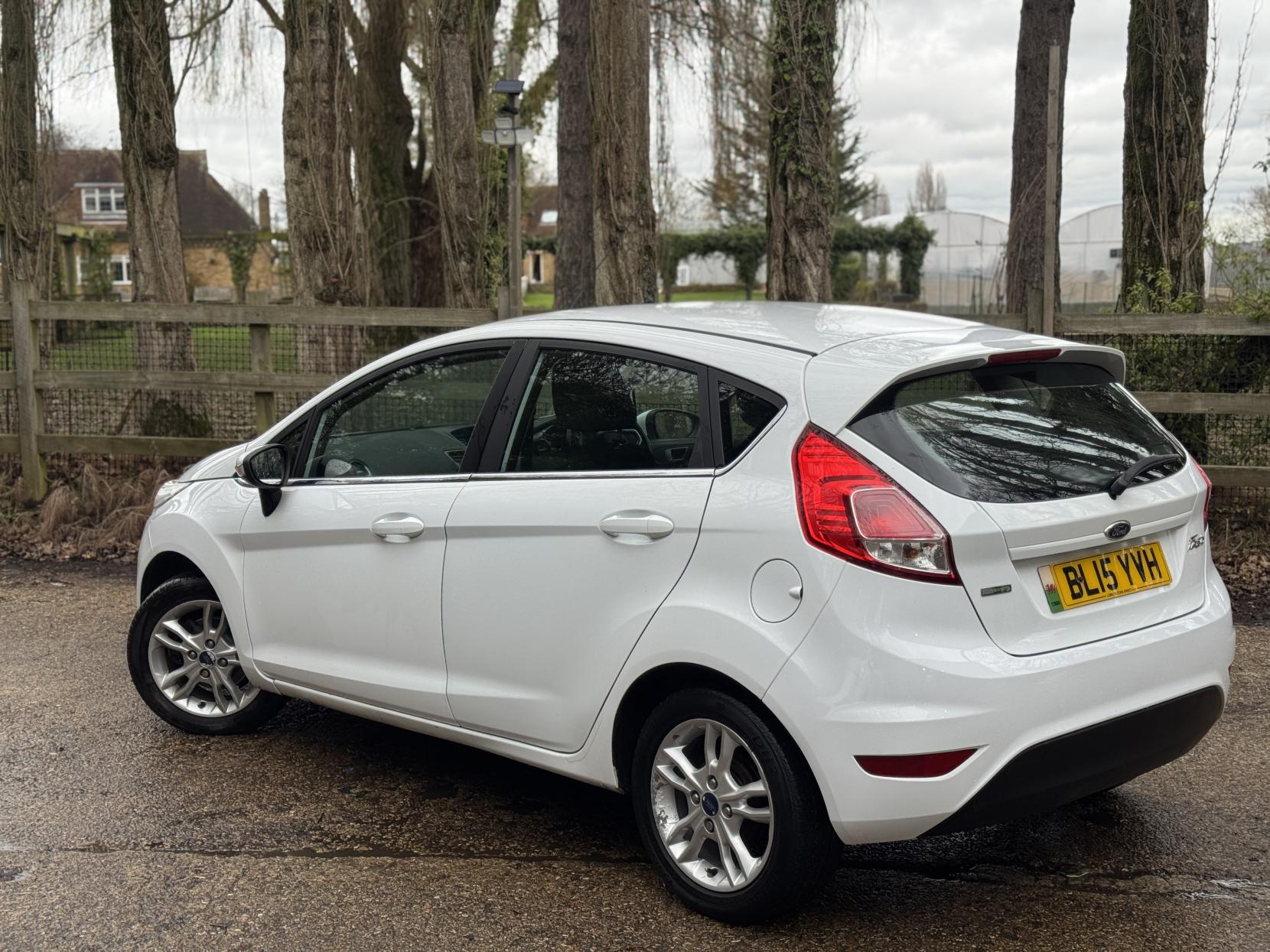 Ford Fiesta 1.0T EcoBoost Zetec Hatchback 5dr Petrol Manual Euro 6 (s/s) (100 ps)
