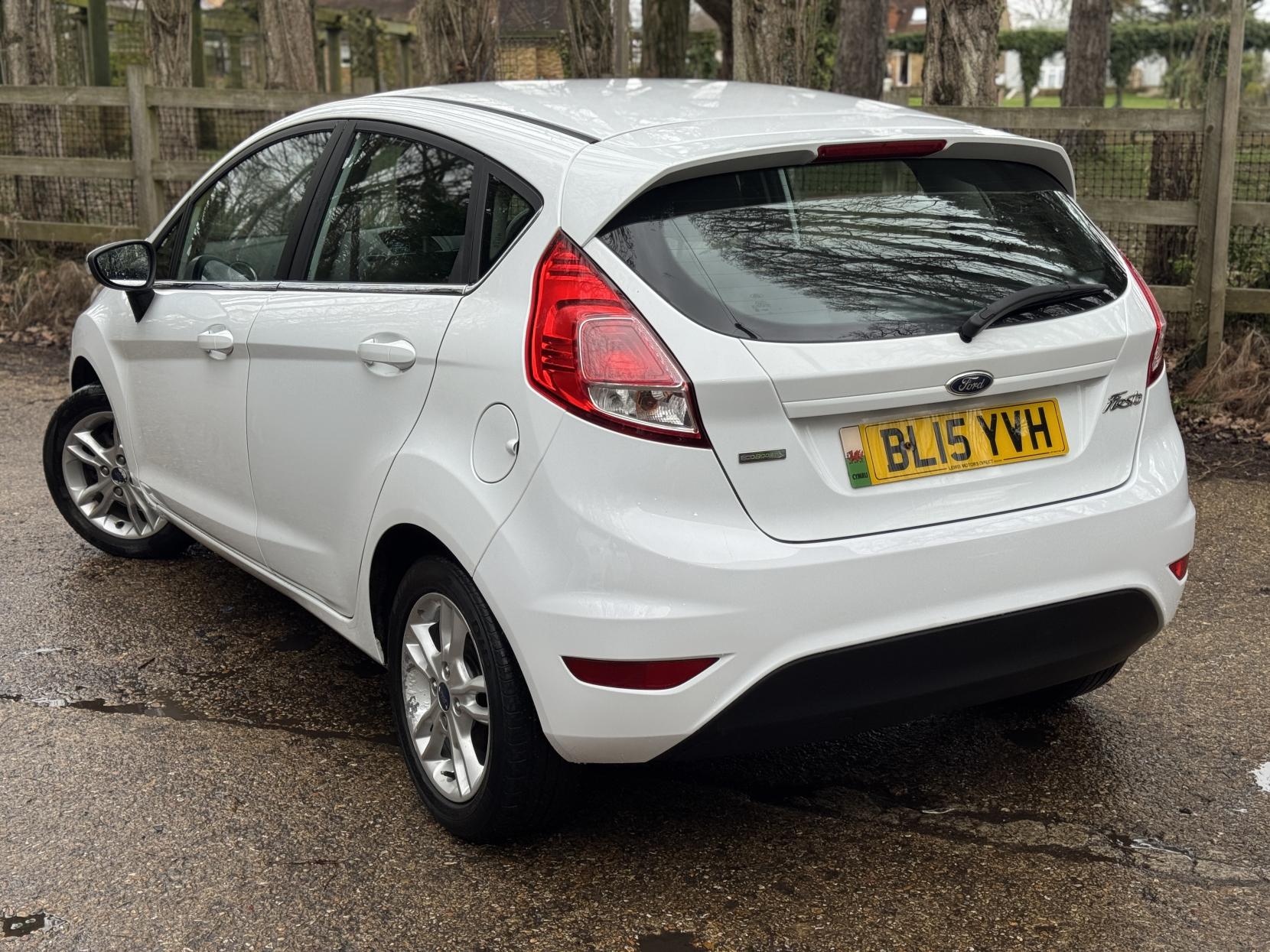 Ford Fiesta 1.0T EcoBoost Zetec Hatchback 5dr Petrol Manual Euro 6 (s/s) (100 ps)