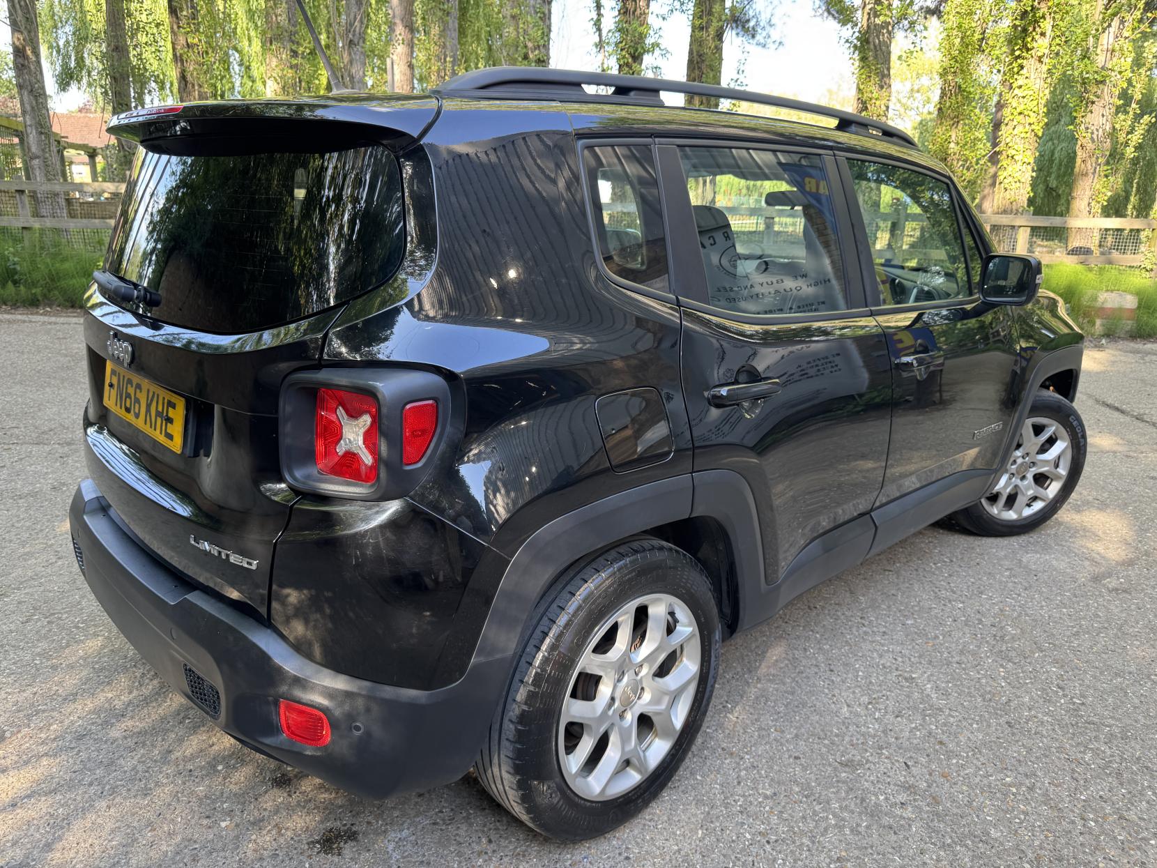 Jeep Renegade 1.6 MultiJetII Longitude SUV 5dr Diesel Manual Euro 6 (s/s) (120 ps)
