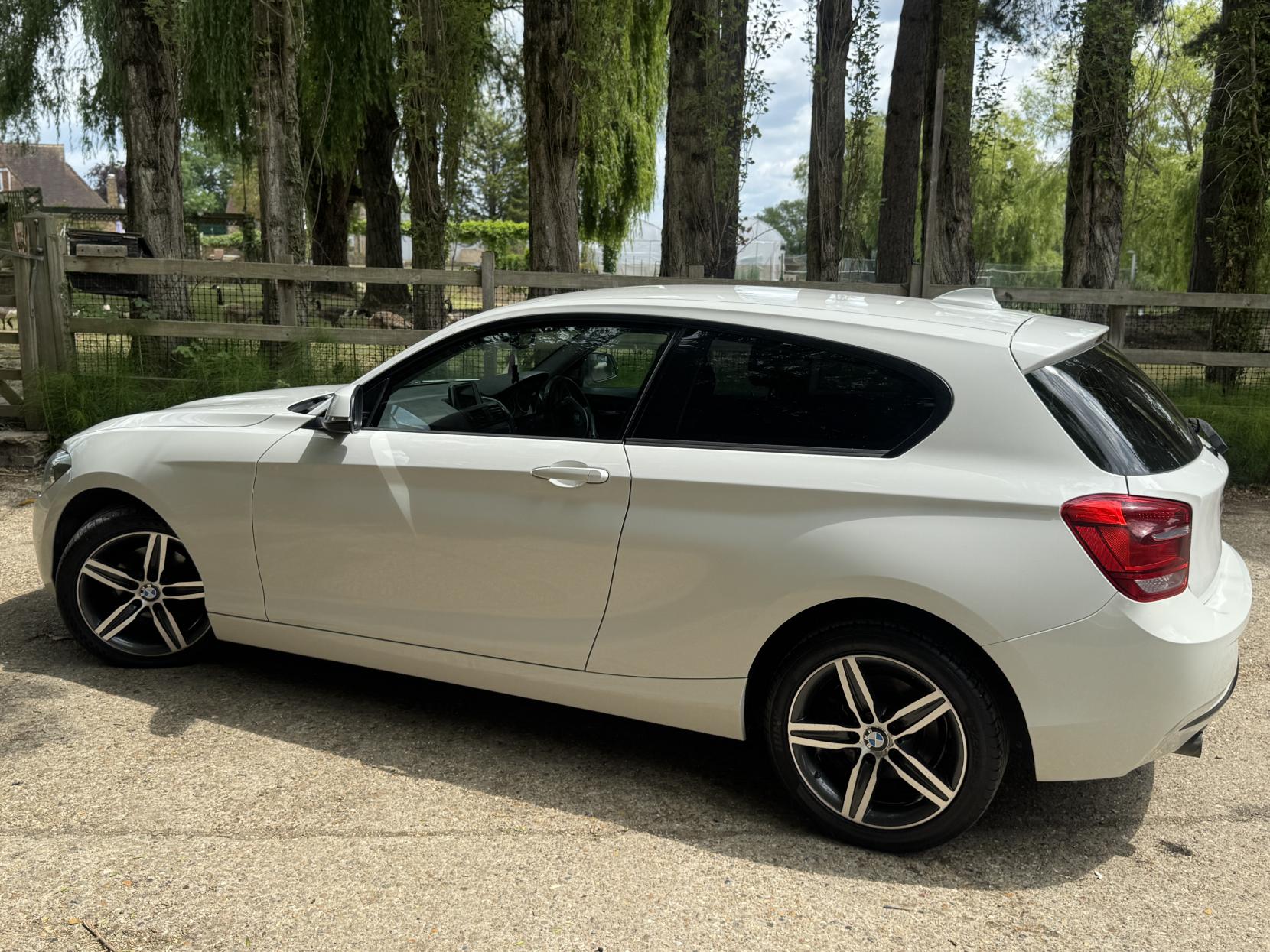 BMW 1 Series 1.6 114i Sport Hatchback 3dr Petrol Manual Euro 6 (s/s) (102 ps)