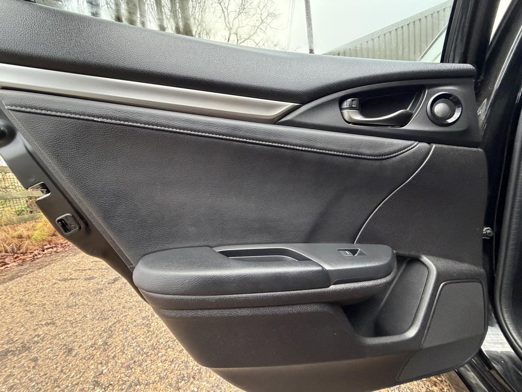 Honda Civic 1.0 VTEC Turbo EX Hatchback 5dr Petrol CVT Euro 6 (s/s) (129 ps)