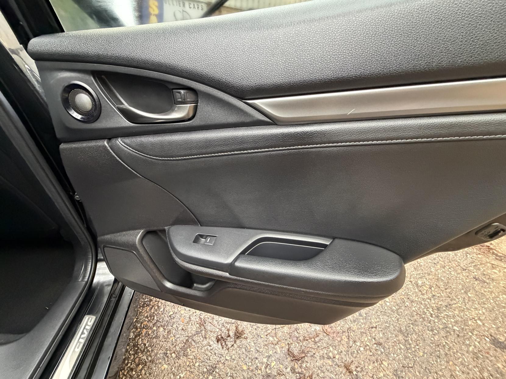 Honda Civic 1.0 VTEC Turbo EX Hatchback 5dr Petrol CVT Euro 6 (s/s) (129 ps)